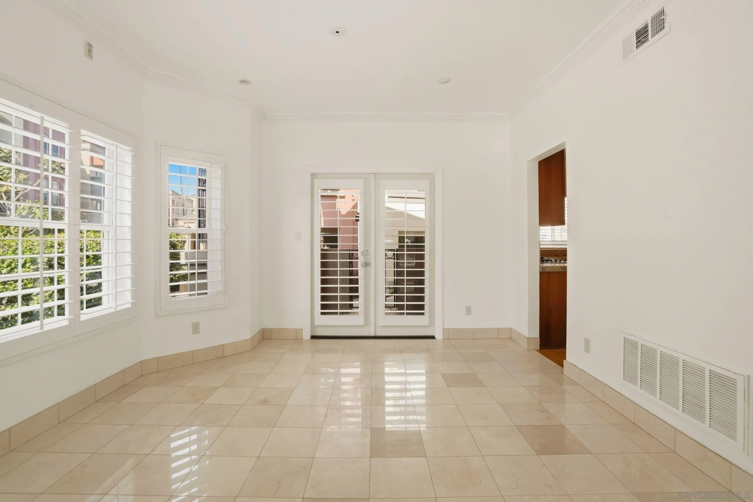 Photo #8: 260012722 Listing: Photo #8
