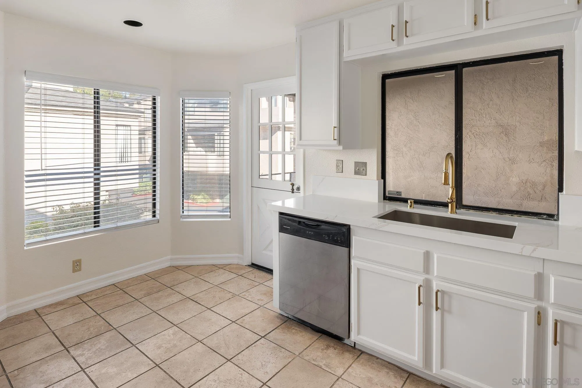 Photo #12: 260012723 Listing: Photo #12