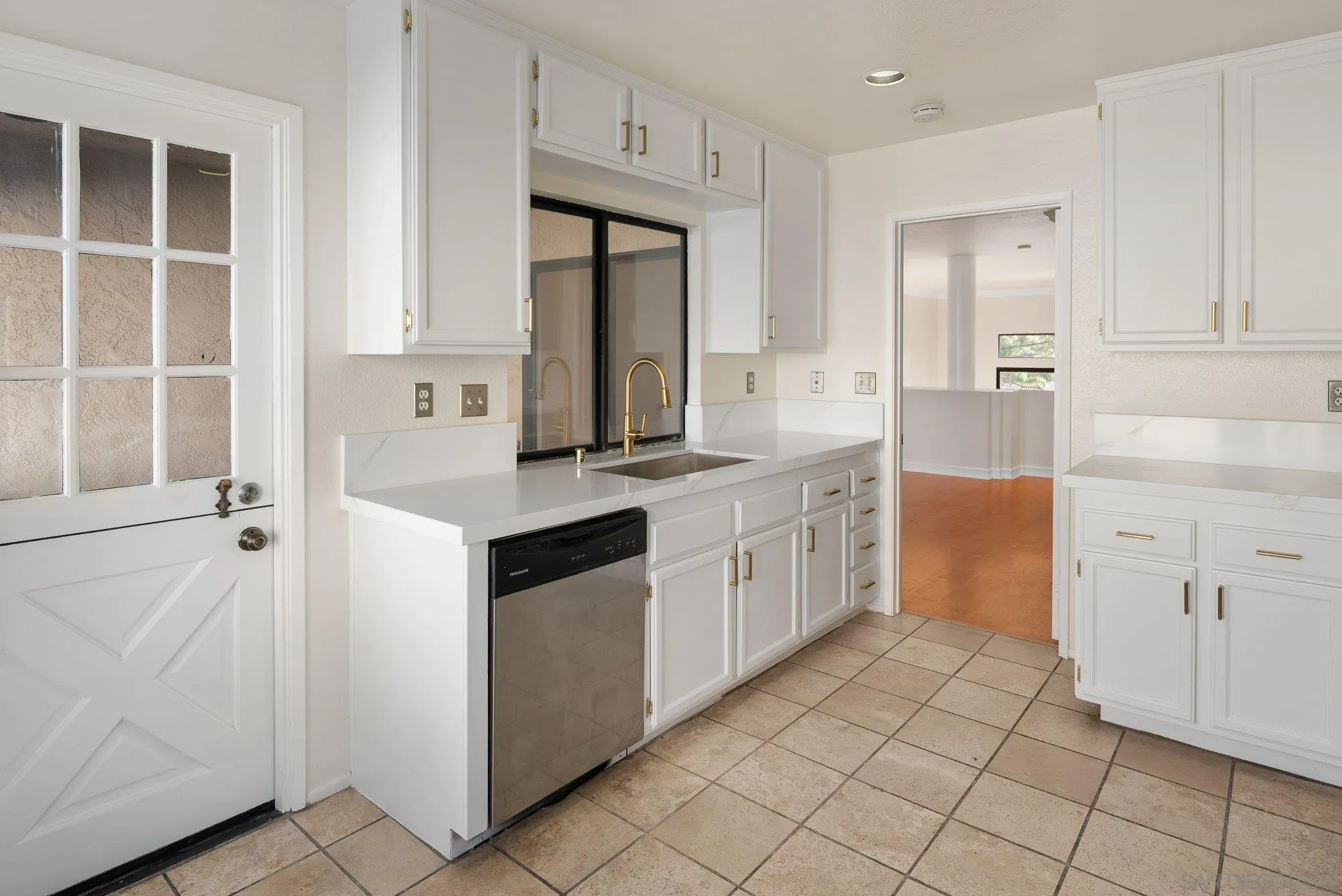 Photo #15: 260012723 Listing: Photo #15