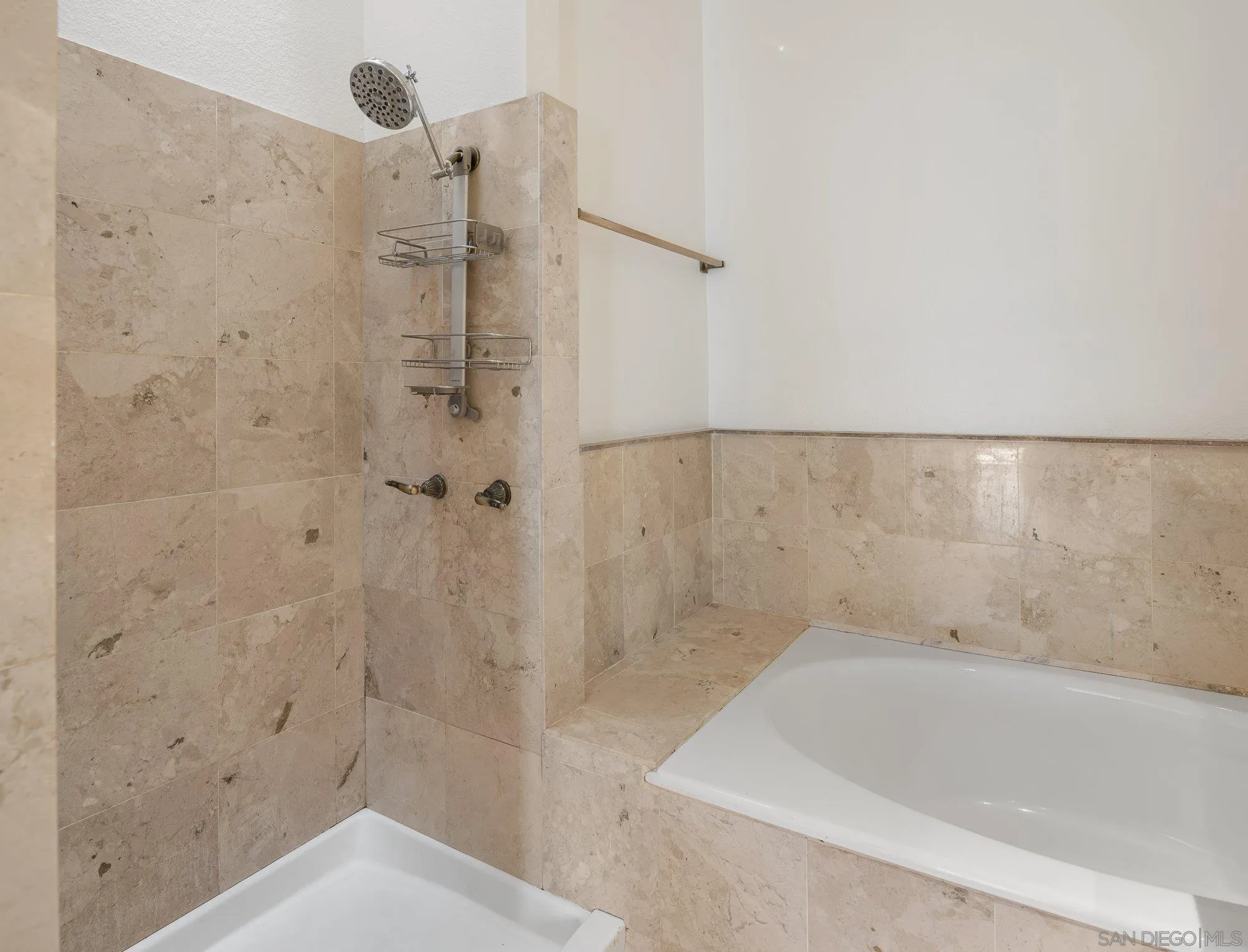 Photo #21: 260012723 Listing: Photo #21