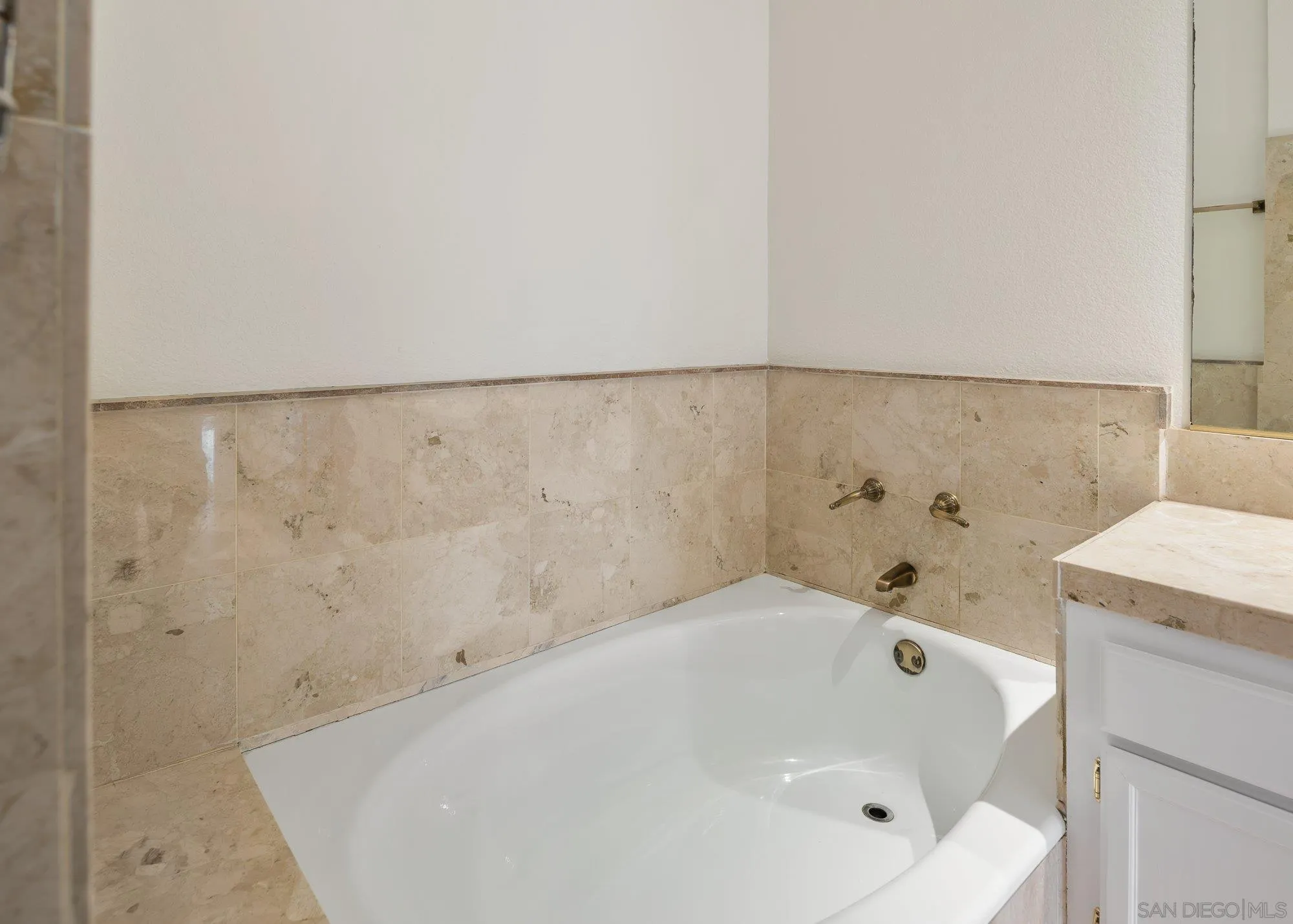 Photo #22: 260012723 Listing: Photo #22