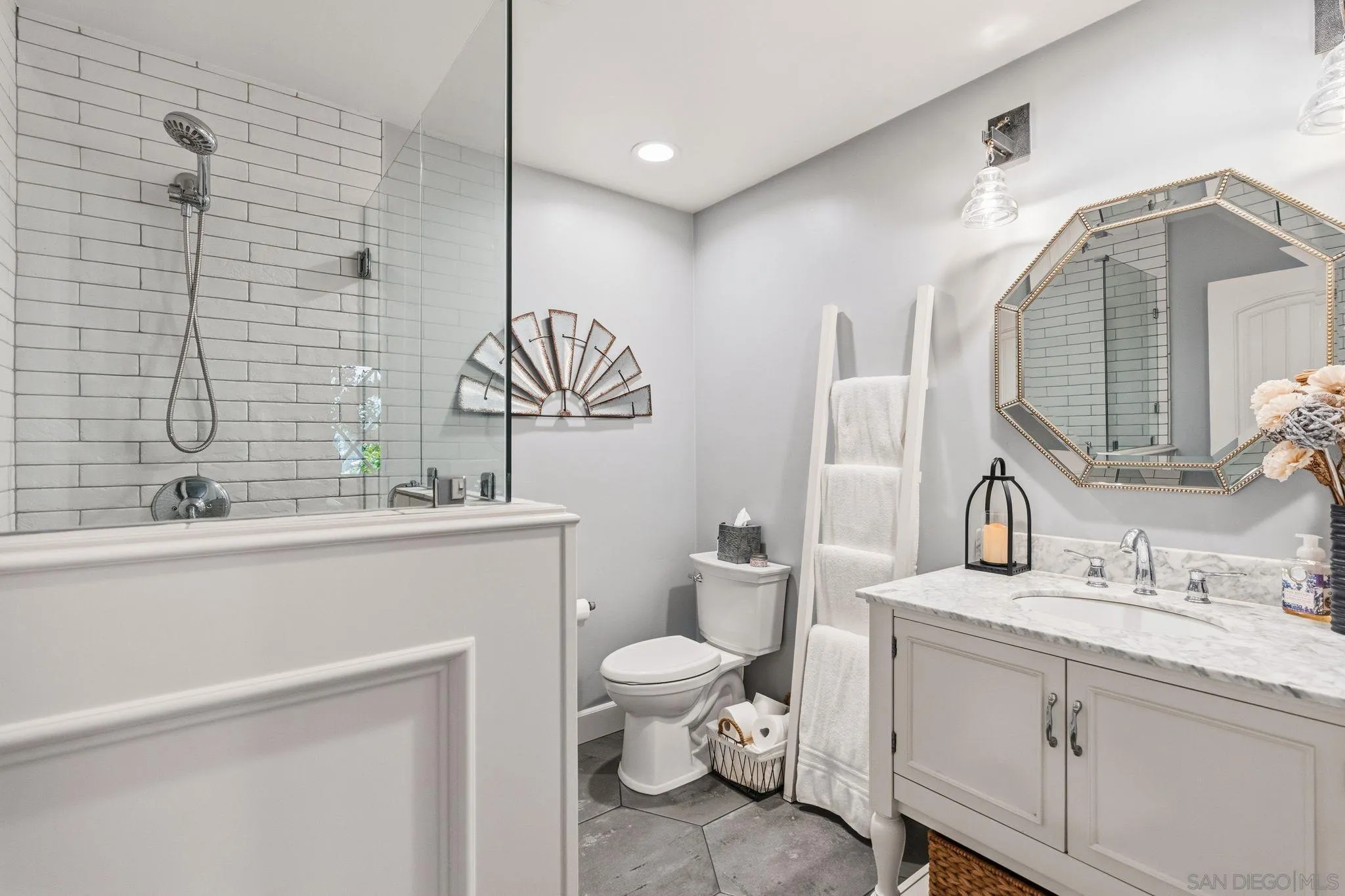 https://cdn.realtyfeed.com/cdn/127/260012724/58fd57267a5b17e52380cdc49c92537f.webp