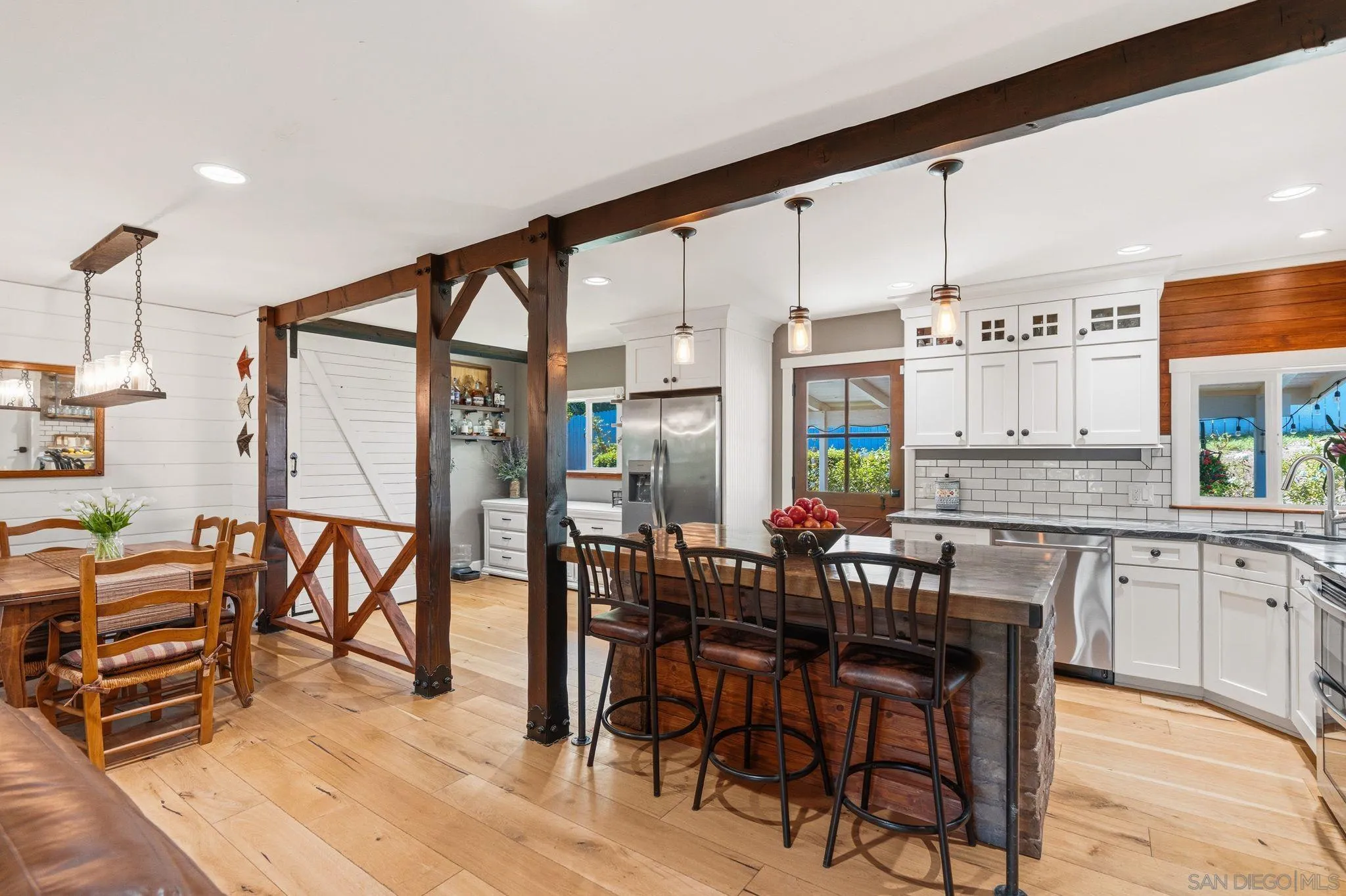 https://cdn.realtyfeed.com/cdn/127/260012724/772aa142e66961ce828b86e087fa384e.webp