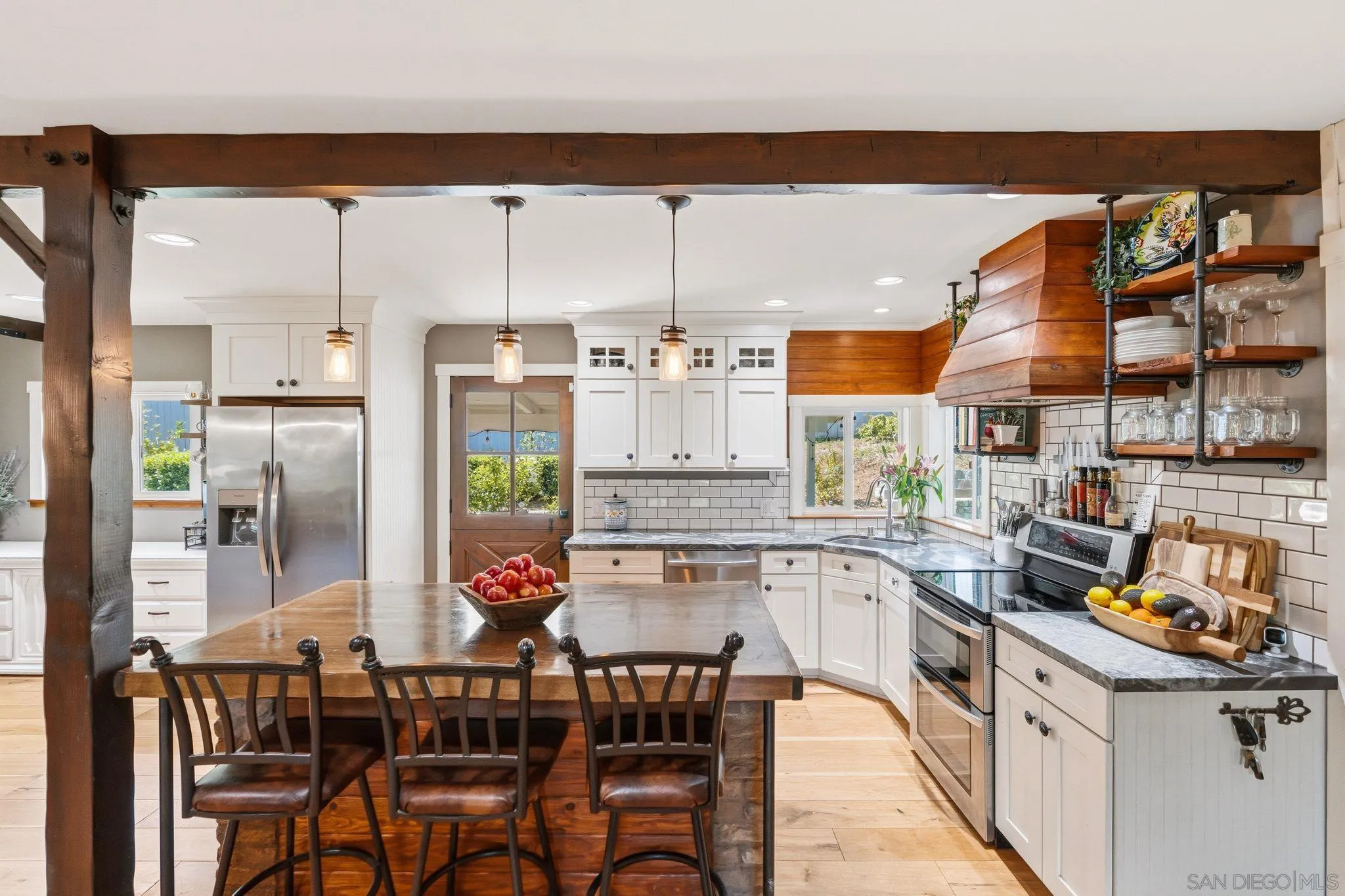 https://cdn.realtyfeed.com/cdn/127/260012724/b4932320eb11b0675ed2b9855357ed3d.webp