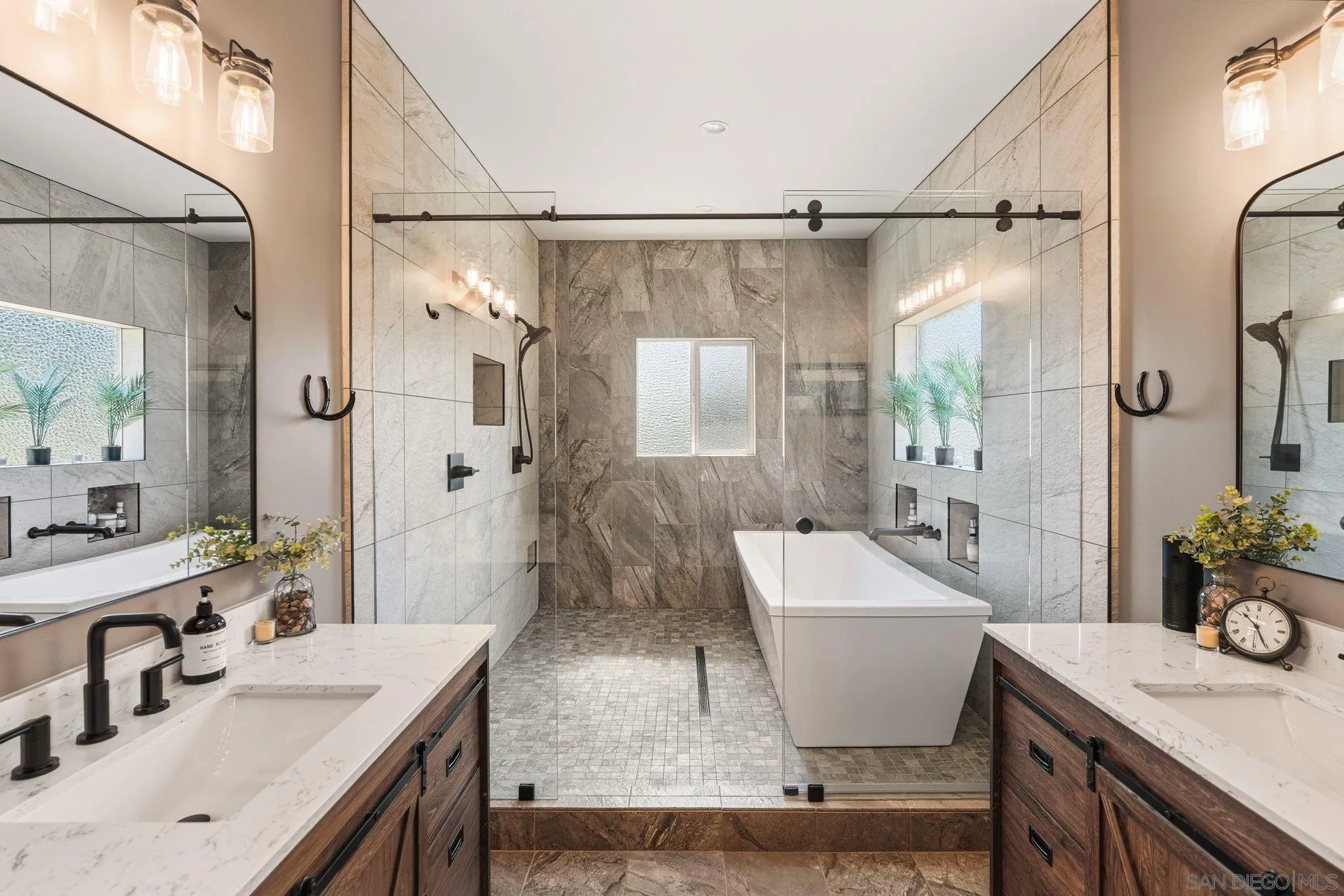 https://cdn.realtyfeed.com/cdn/127/260012724/f421c36e7ffb187d94b5b8f32fd83632.webp