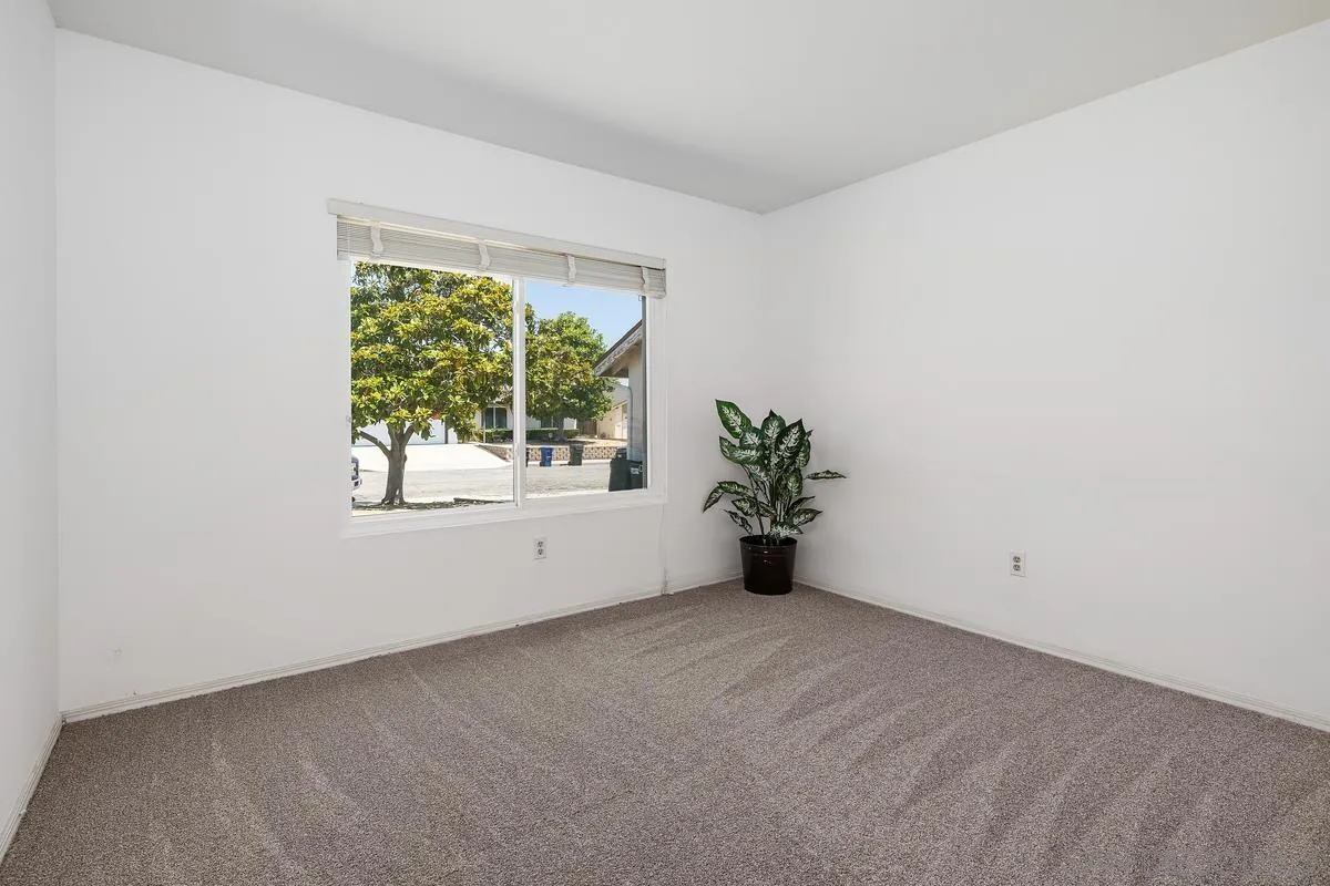 https://cdn.realtyfeed.com/cdn/127/260012726/481c114b7c630027a72fa0ff2e6fd4ff.webp