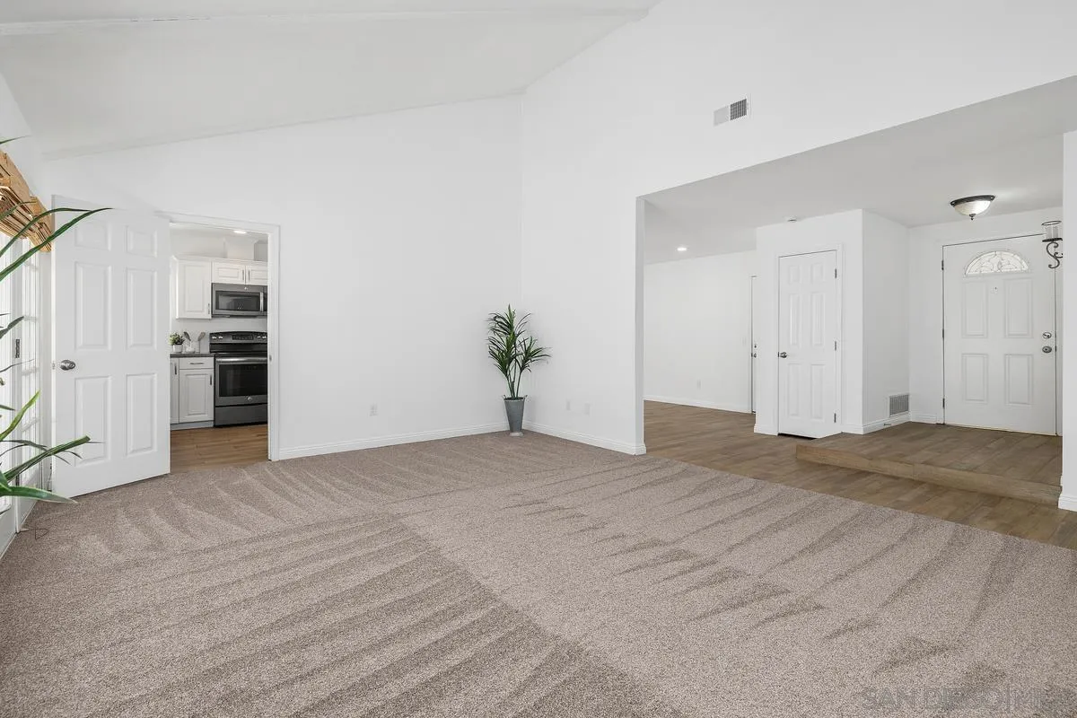 https://cdn.realtyfeed.com/cdn/127/260012726/e97b9c16158ee1e3c314d28a9f974758.webp