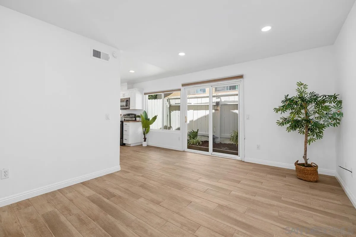 https://cdn.realtyfeed.com/cdn/127/260012726/f26eba93c78122e6b9a84c87d76d2ce1.webp