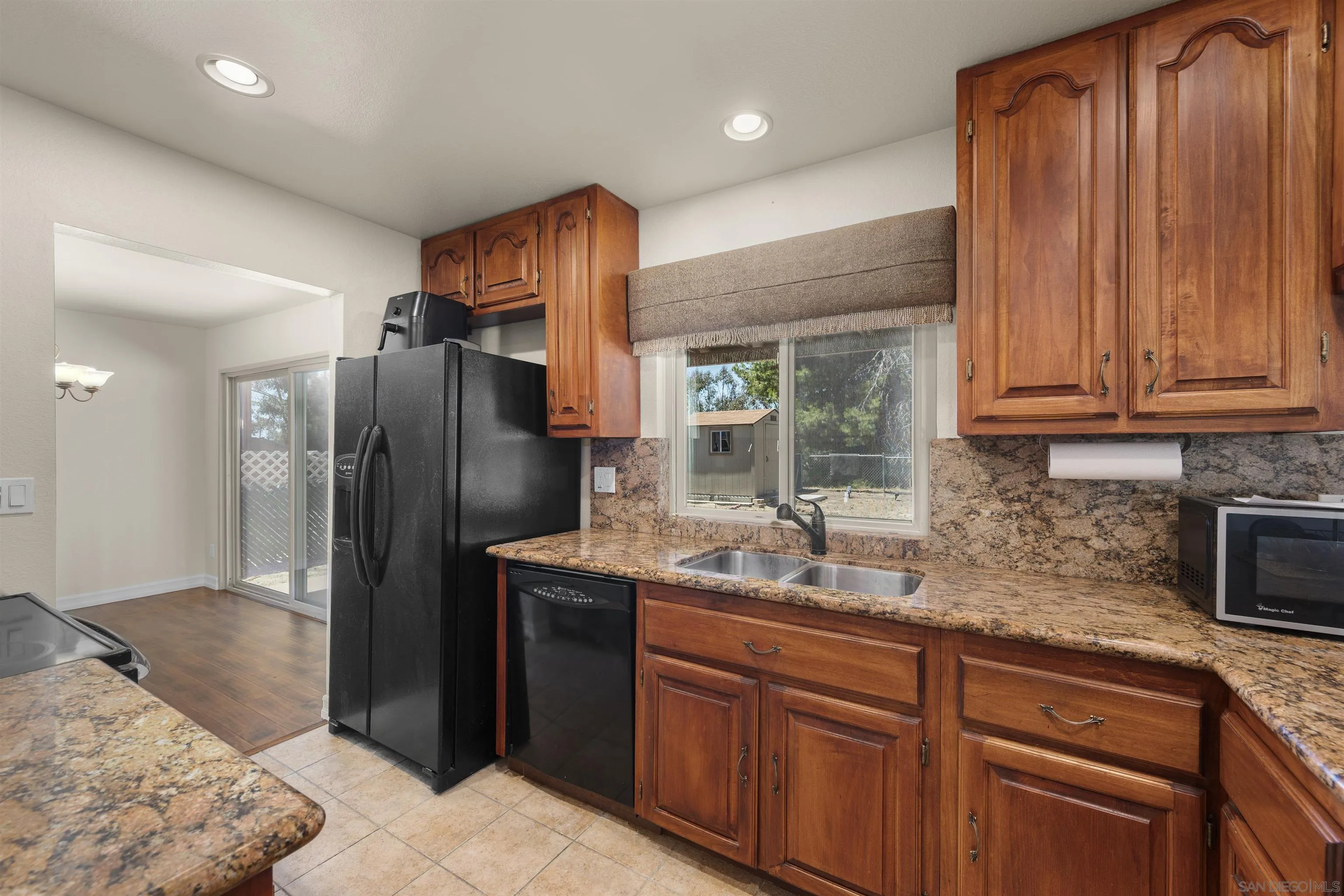 https://cdn.realtyfeed.com/cdn/127/260012728/4d1c0e9ffd85e75013b2c77eddc503e8.webp