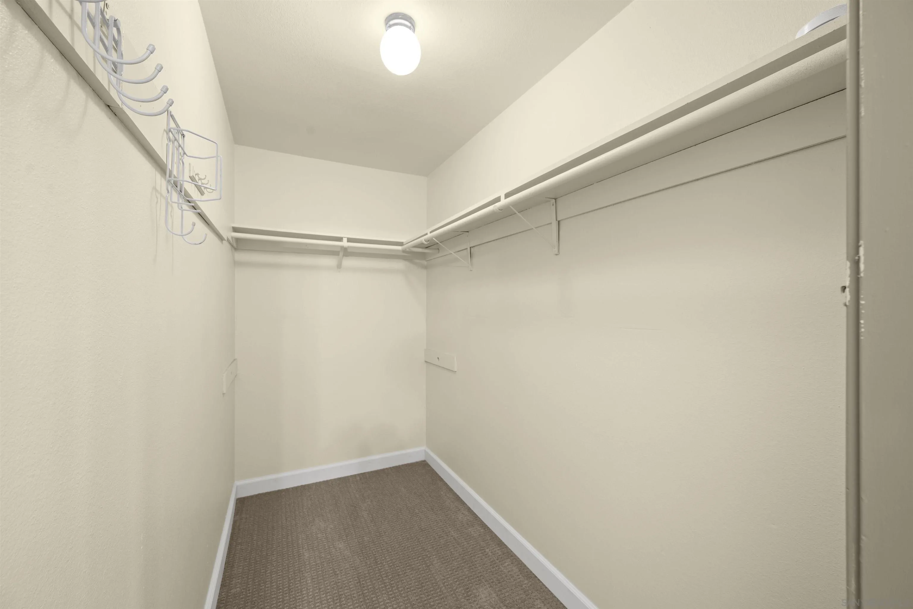 https://cdn.realtyfeed.com/cdn/127/260012728/56adcdc535cf0d0e79031369a2f80cde.webp