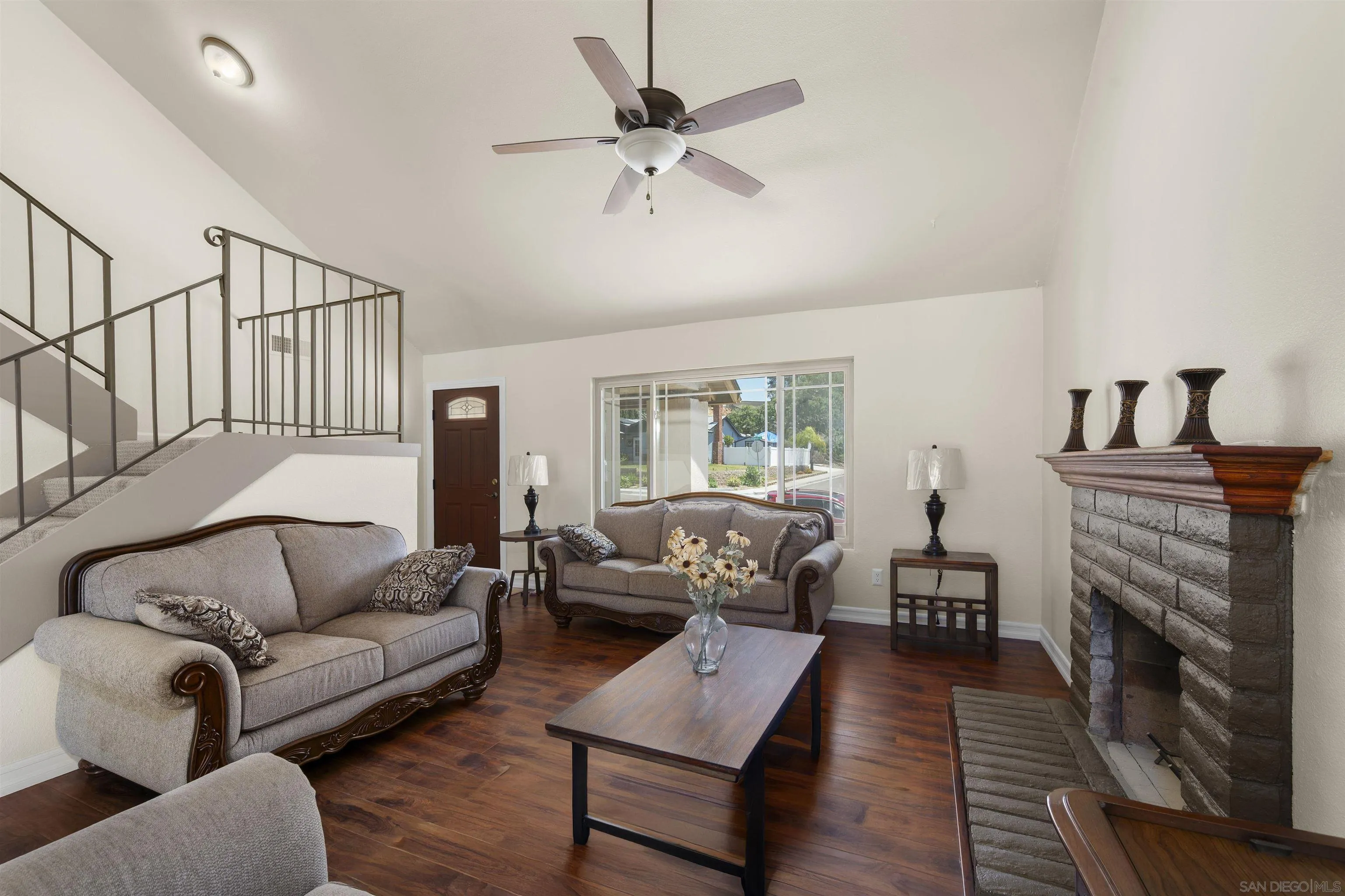 https://cdn.realtyfeed.com/cdn/127/260012728/7f2b2261a0187cc7950f555dc226616b.webp