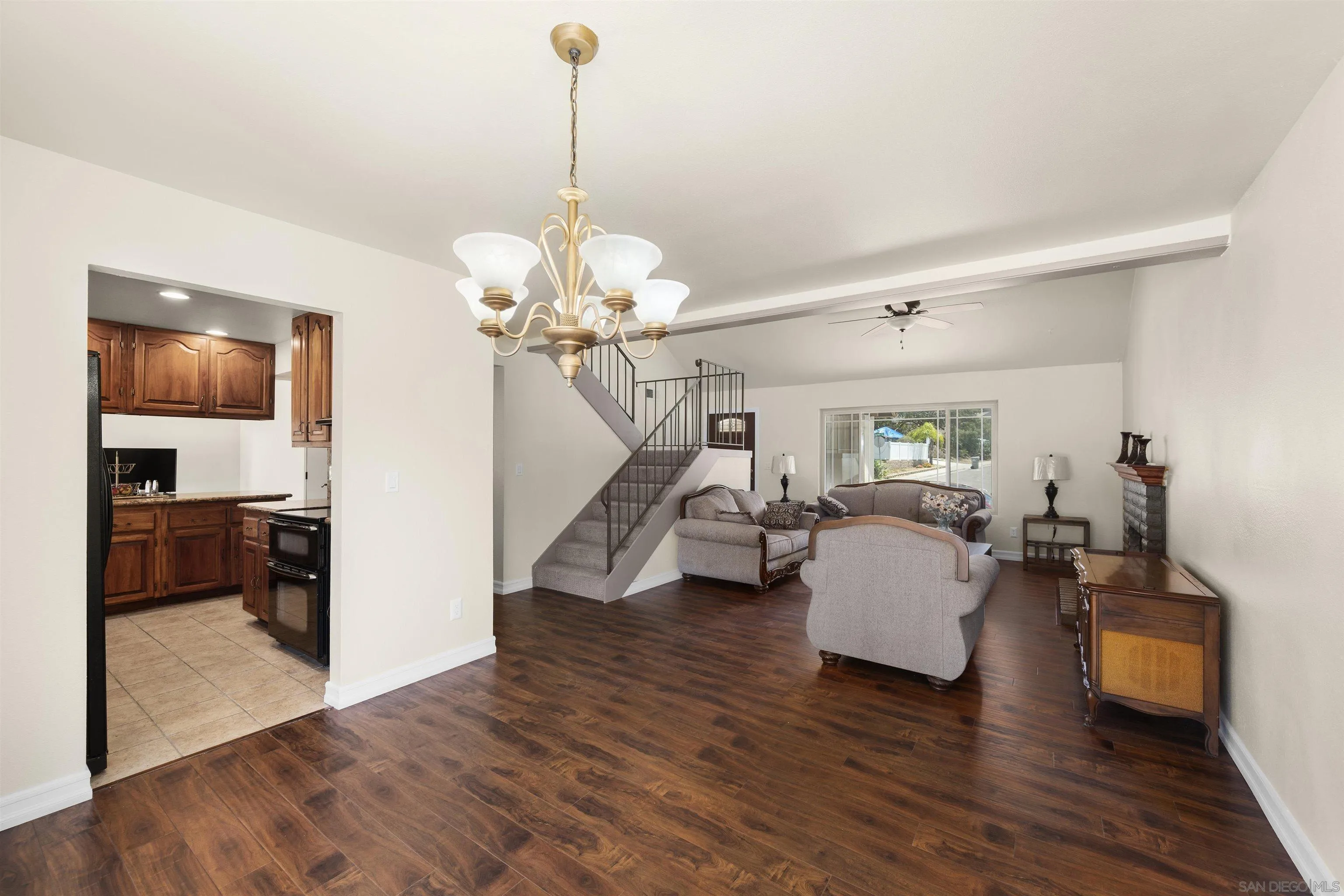 https://cdn.realtyfeed.com/cdn/127/260012728/851c35ce9c9b0de00cf139f3efb4d02e.webp