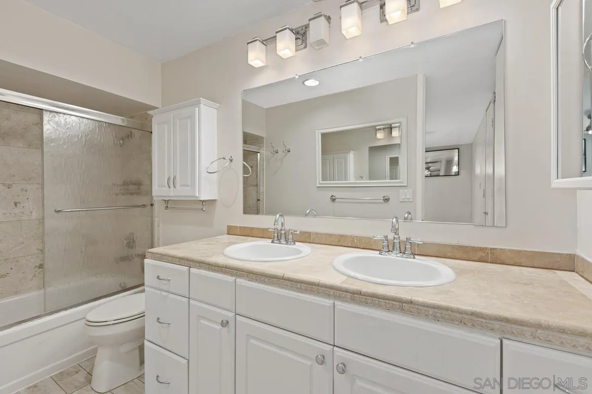 https://cdn.realtyfeed.com/cdn/127/260012732/3c53f8ff31dafcf0d33a5f3727f48321.webp