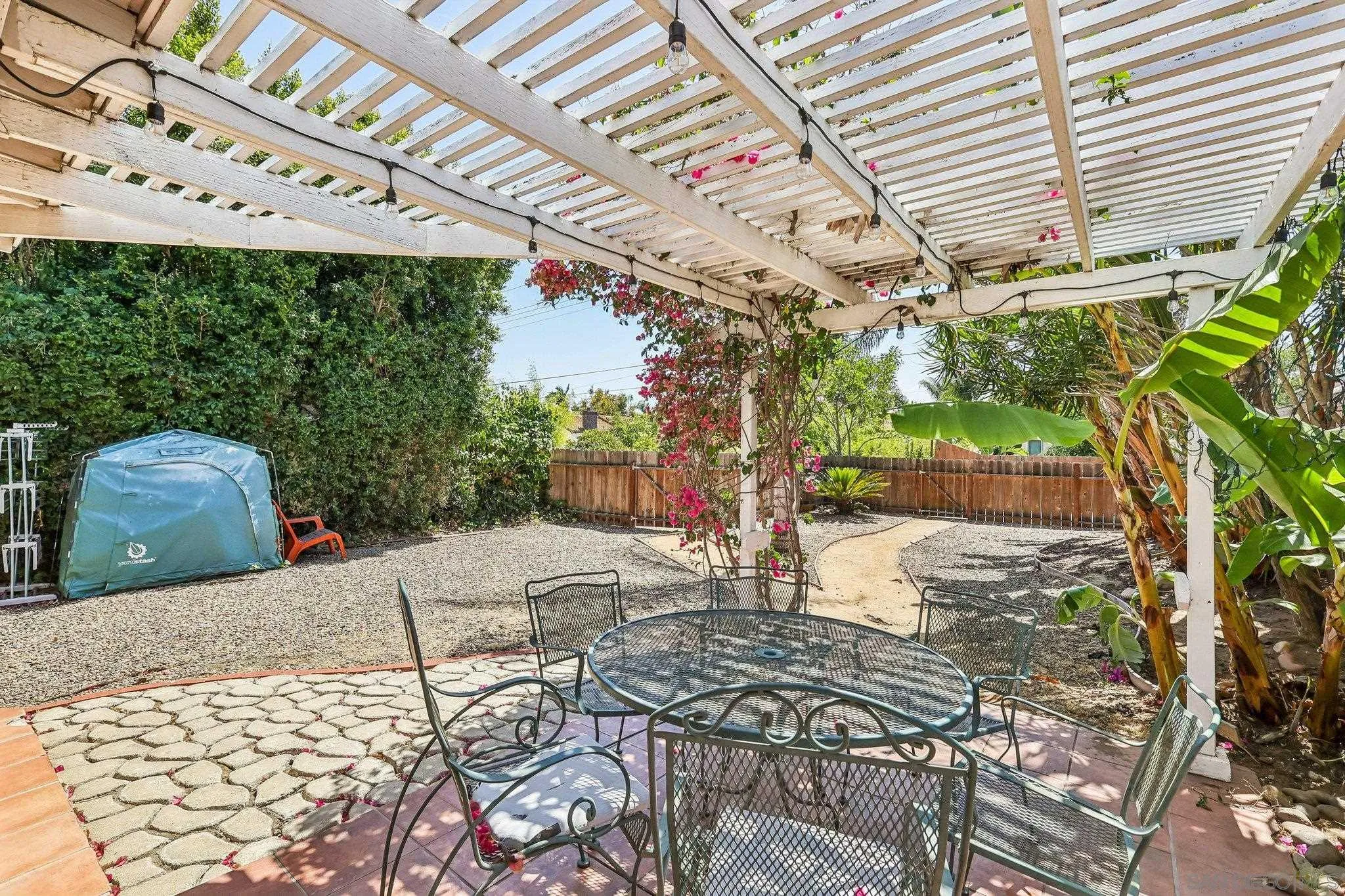 https://cdn.realtyfeed.com/cdn/127/260012733/0994ef37c333b862be0a02fe615dfb92.webp