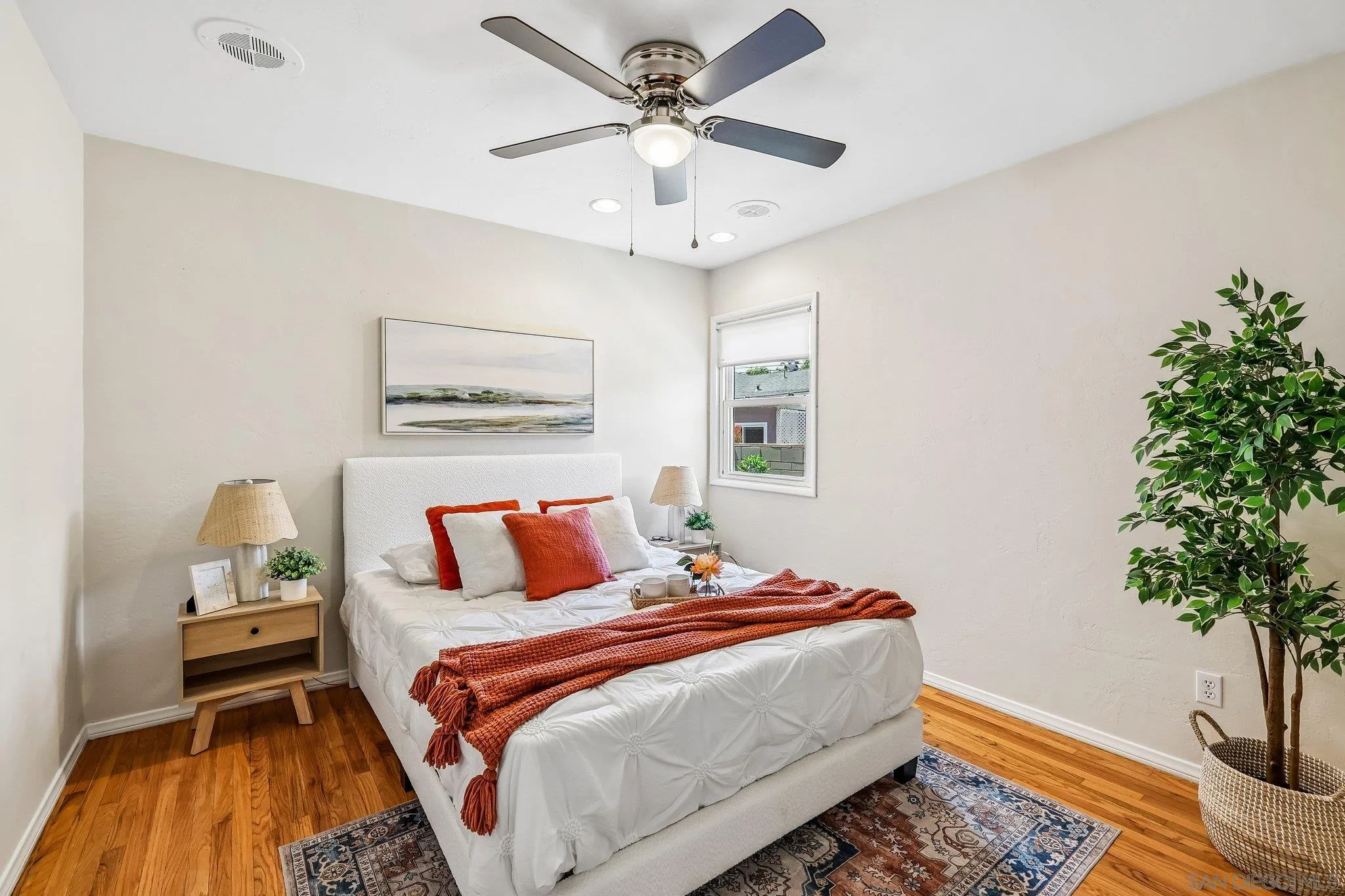 https://cdn.realtyfeed.com/cdn/127/260012733/403dc6f0eb382572b1ce70eba988f2a6.webp