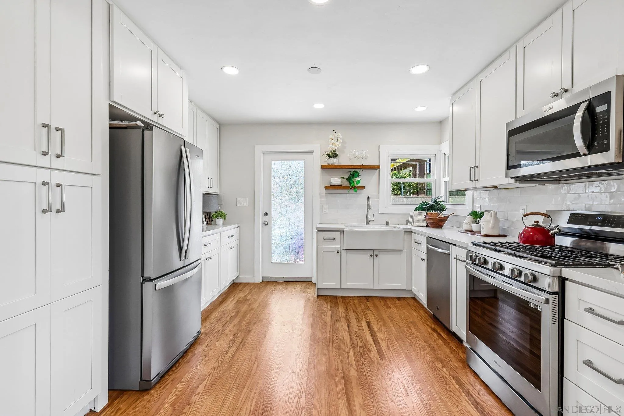 https://cdn.realtyfeed.com/cdn/127/260012733/5e1bc94fe997f8e6005742c3296a5fc9.webp