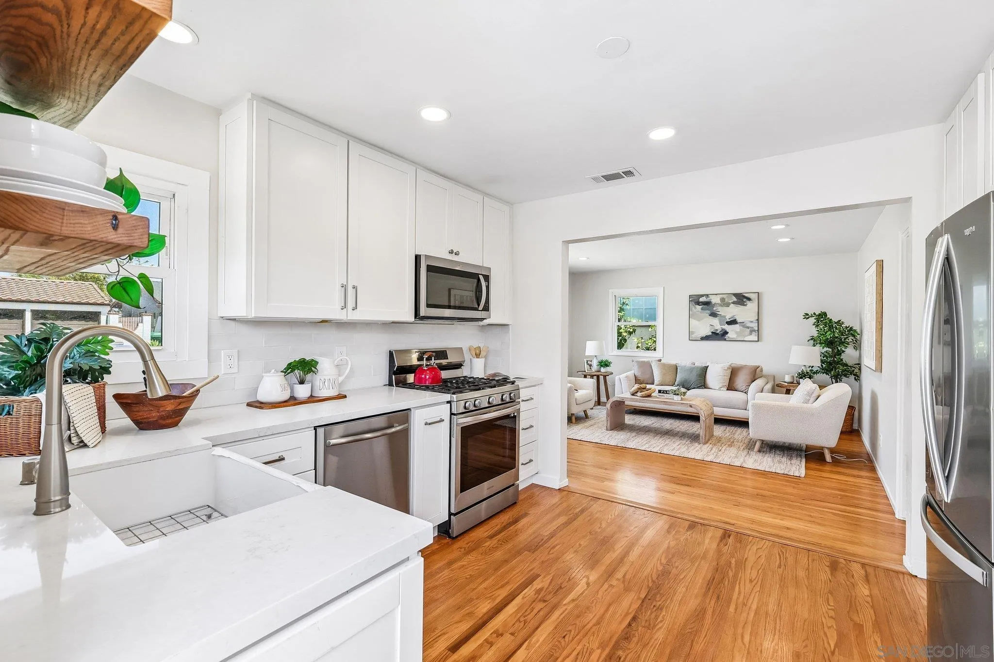 https://cdn.realtyfeed.com/cdn/127/260012733/813ba2d54e8eb5266dd4c14bd30aa30a.webp
