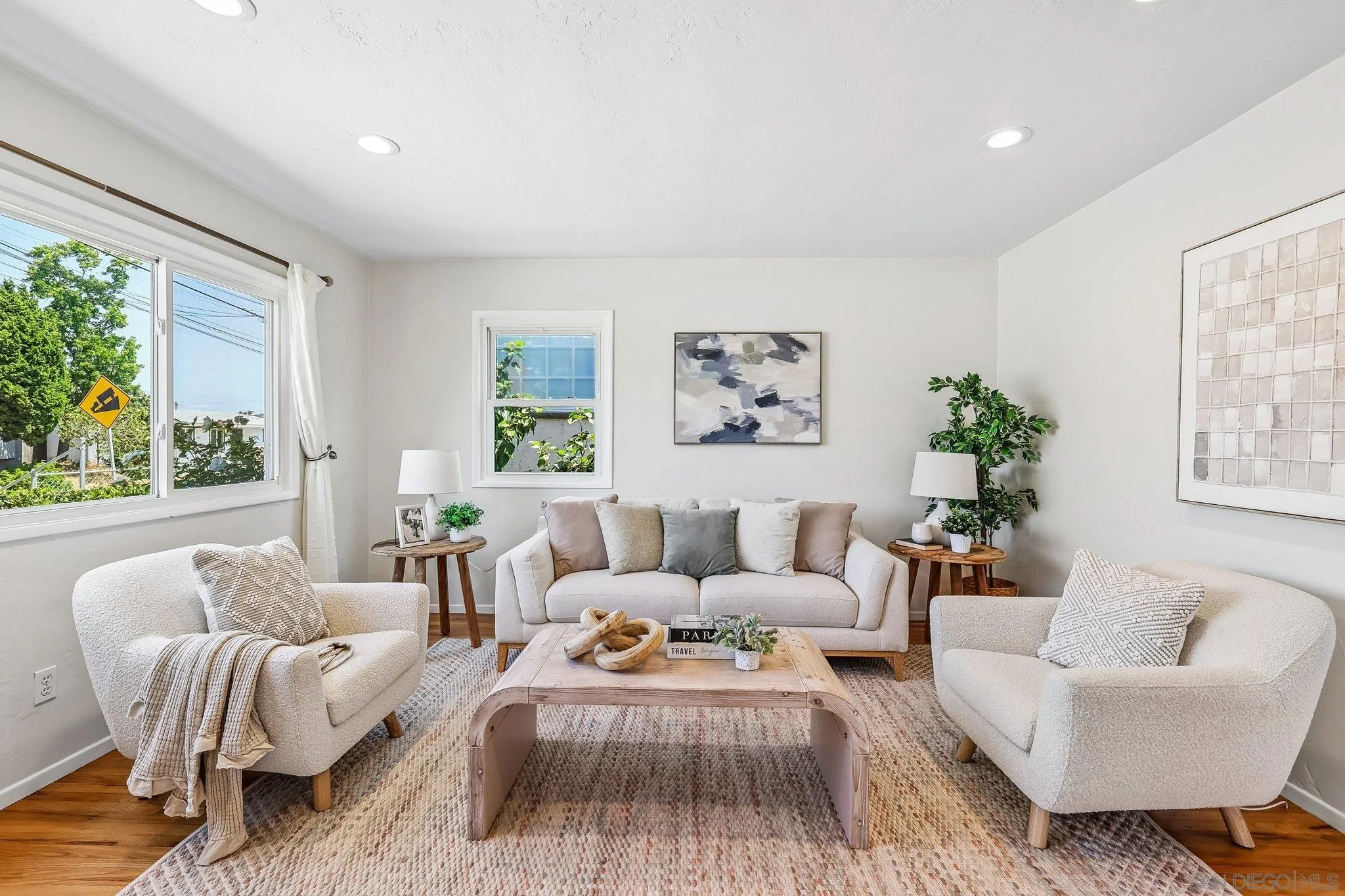 https://cdn.realtyfeed.com/cdn/127/260012733/842f6fa81b969ae7ec850bd8ba4ce369.webp