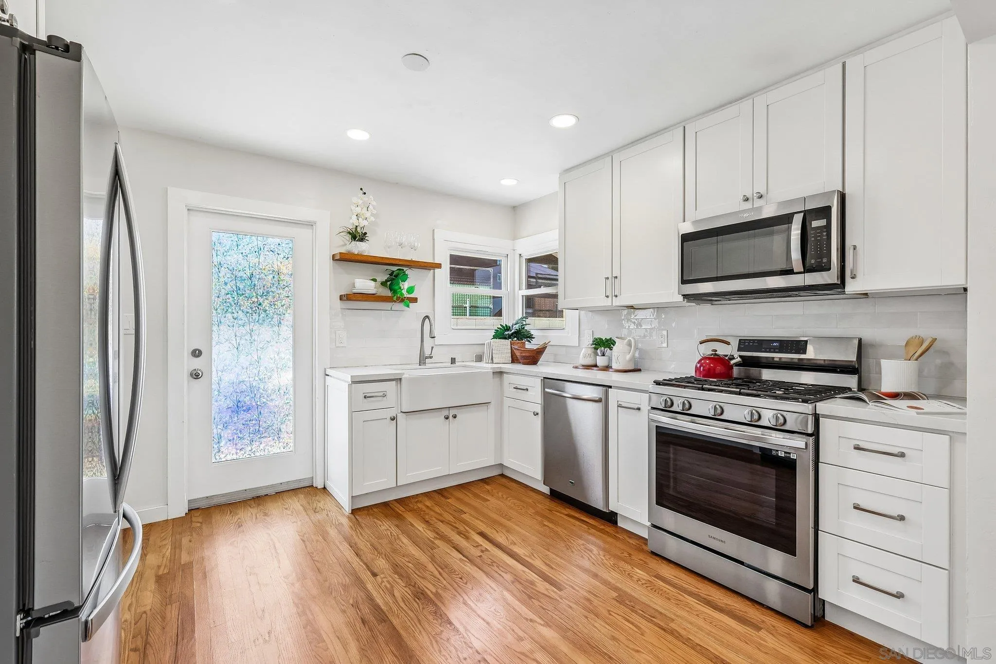 https://cdn.realtyfeed.com/cdn/127/260012733/af077b9badcfc3fbdd2319a669d5d130.webp