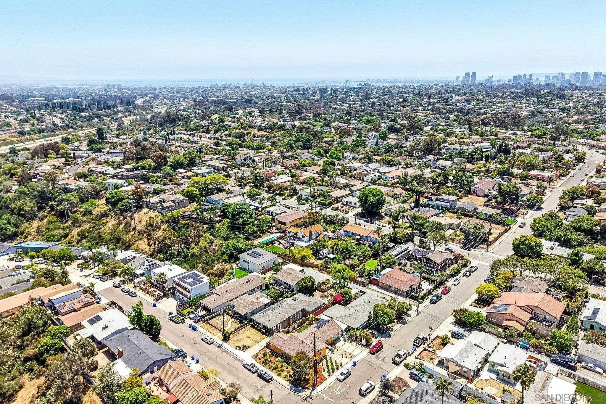 https://cdn.realtyfeed.com/cdn/127/260012733/bb0777720c944cd5b6fea940b1acd484.webp