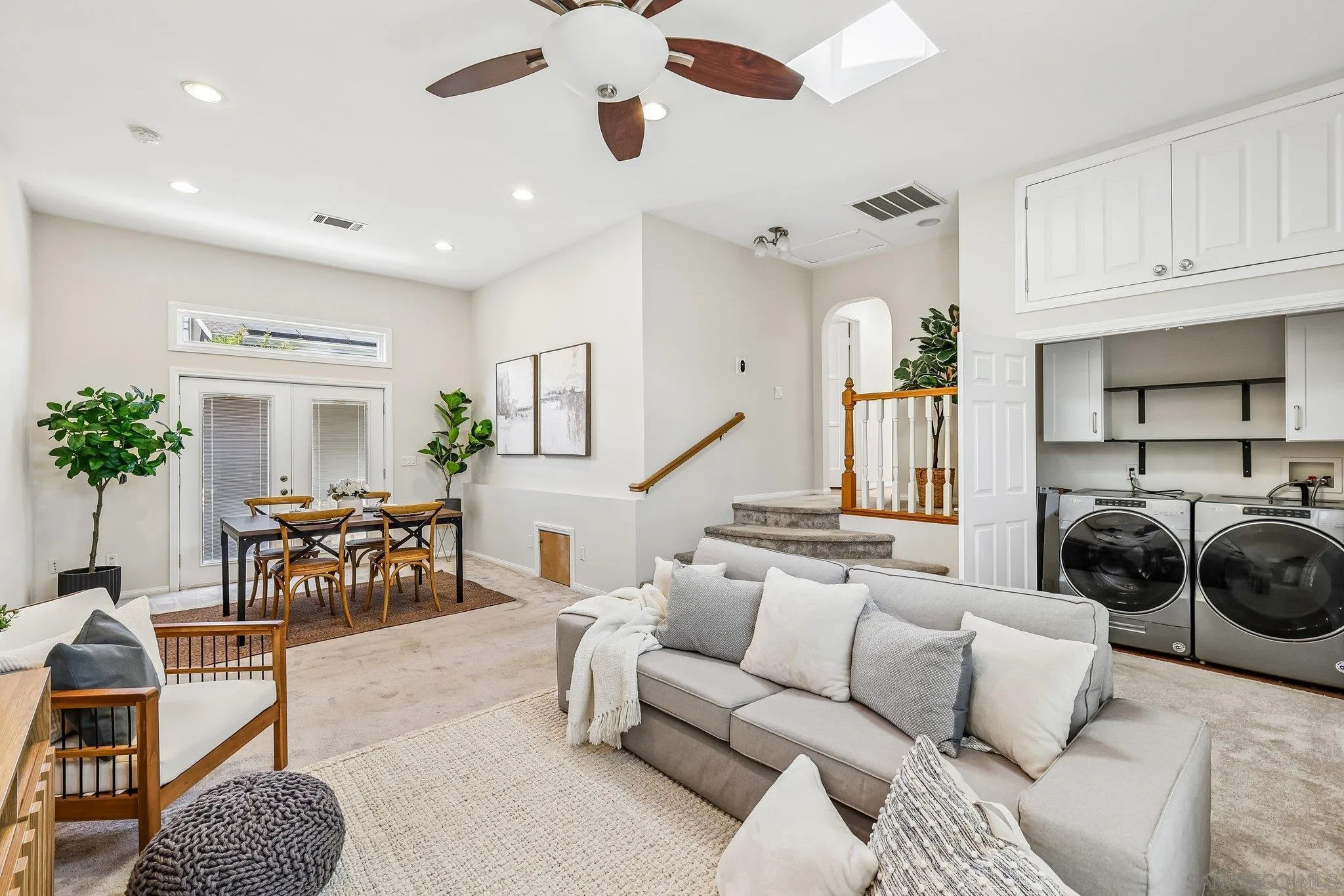 https://cdn.realtyfeed.com/cdn/127/260012733/ef8d5f633760d99fc7a904712ea9708a.webp