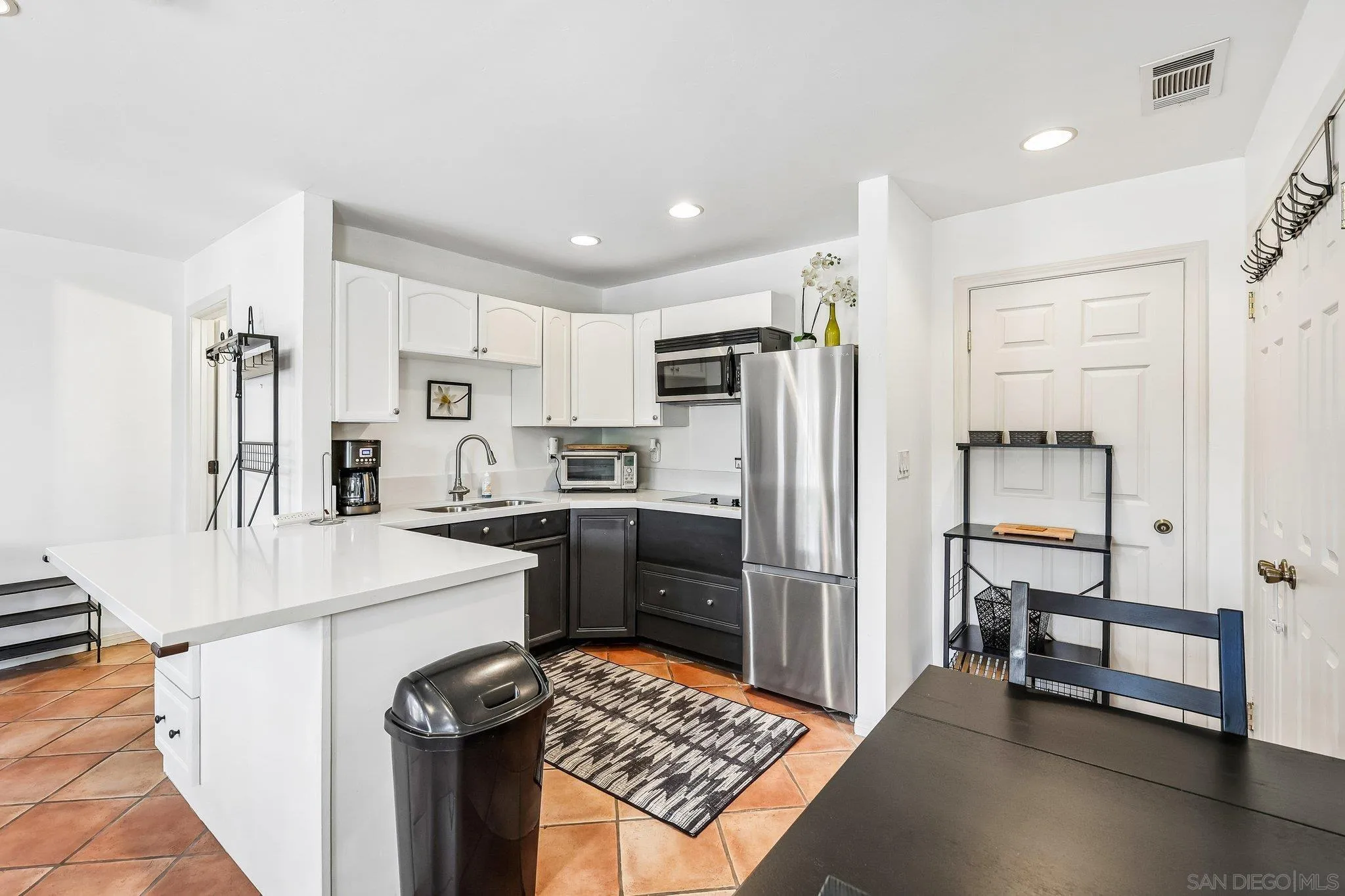 https://cdn.realtyfeed.com/cdn/127/260012733/fbd0c92136c7e25a6a8728433771bbb7.webp