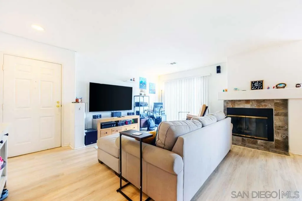 Photo #12: 260012735 Listing: Photo #12