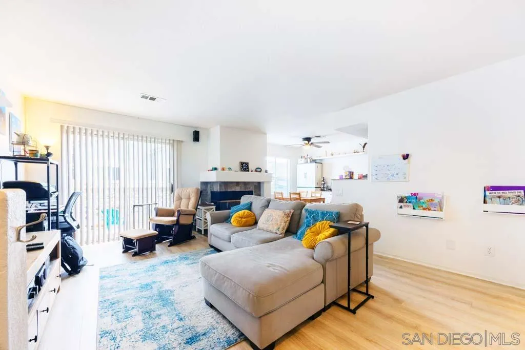 Photo #11: 260012735 Listing: Photo #11