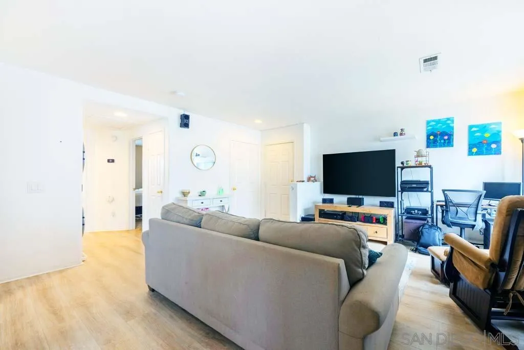 Photo #13: 260012735 Listing: Photo #13