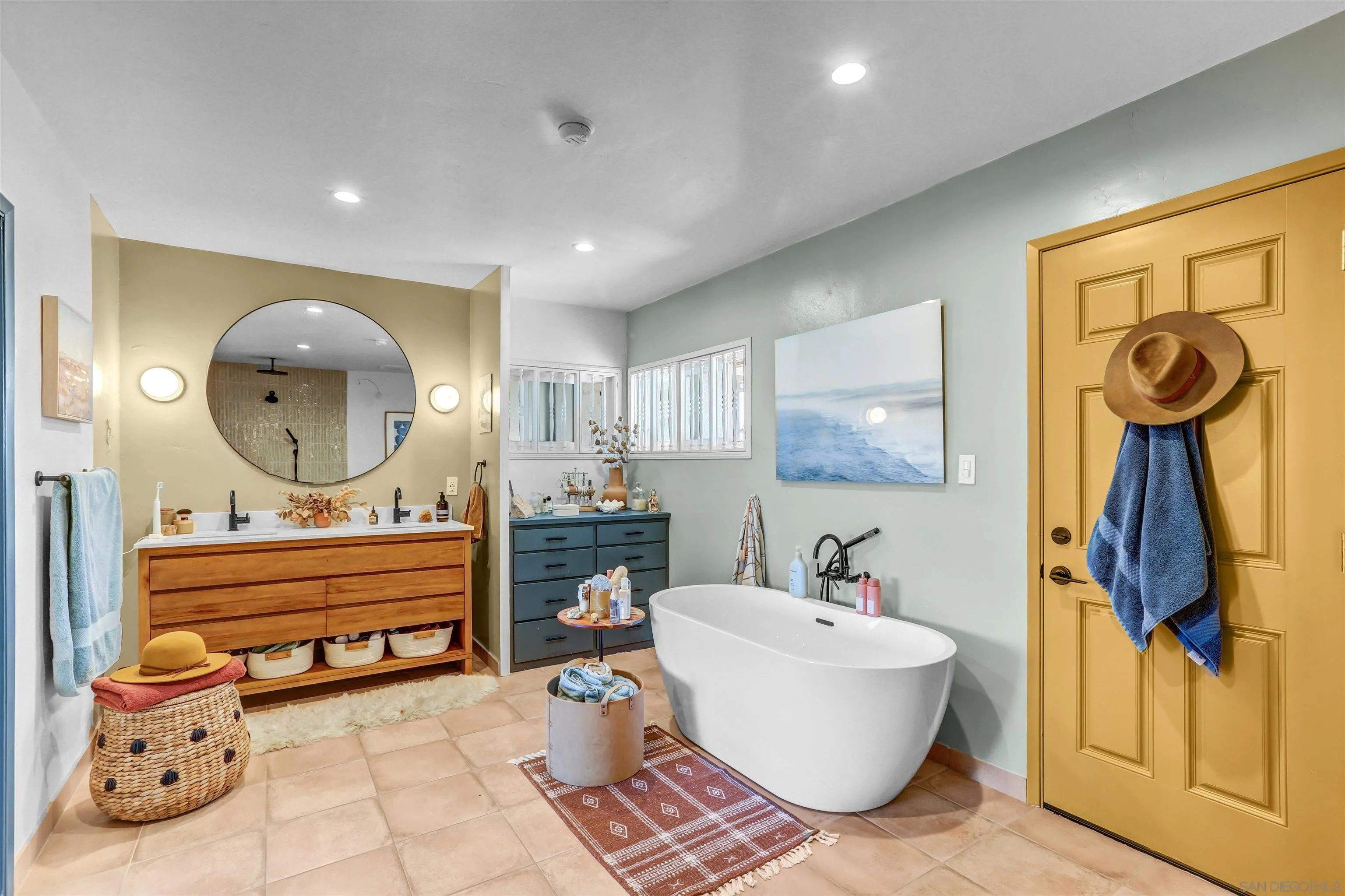 https://cdn.realtyfeed.com/cdn/127/260012737/5caa65ace4365c69284c746a8a599e3c.webp