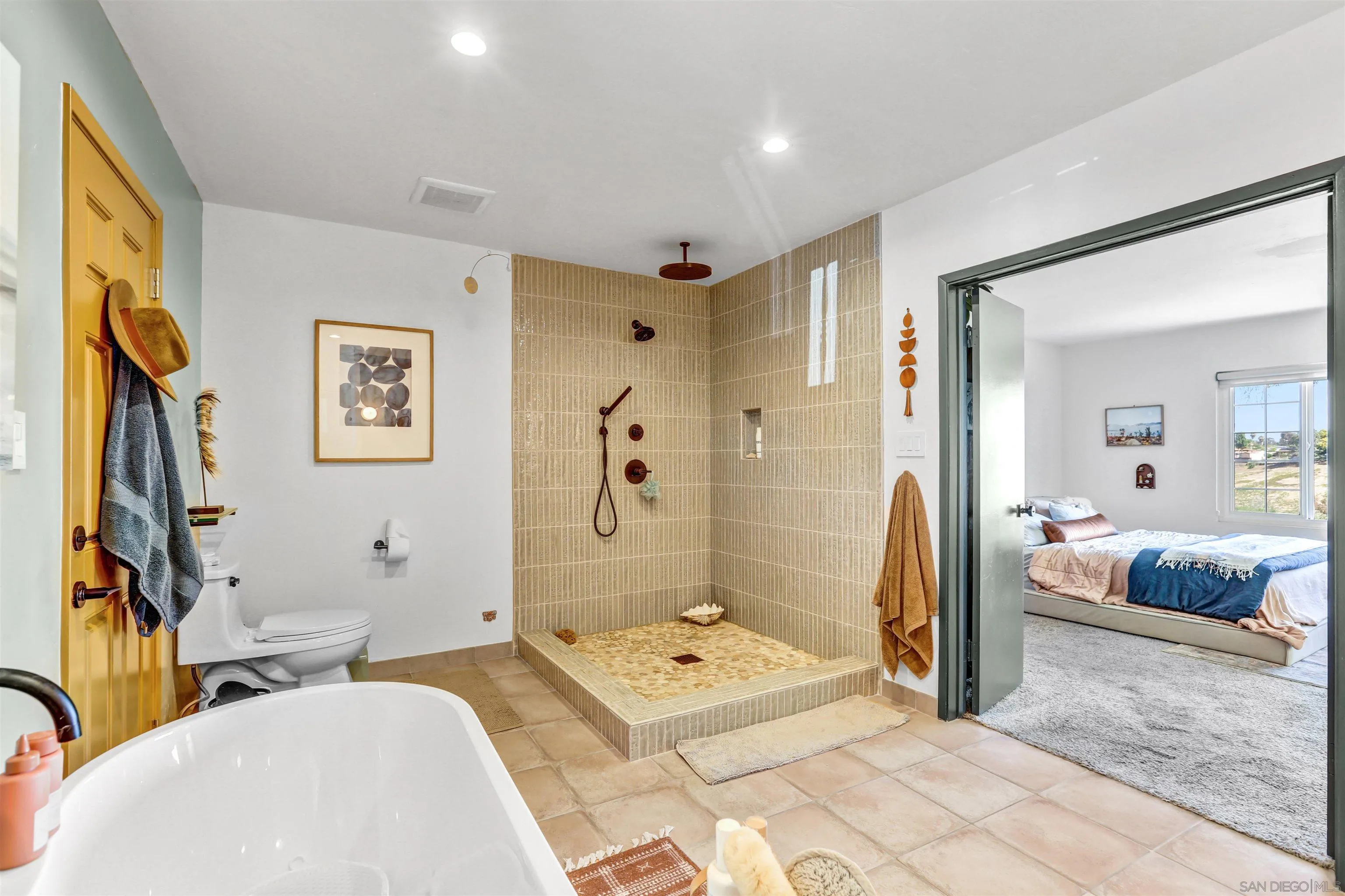 https://cdn.realtyfeed.com/cdn/127/260012737/6f1707b9bf803a32fca1e2717ff17412.webp