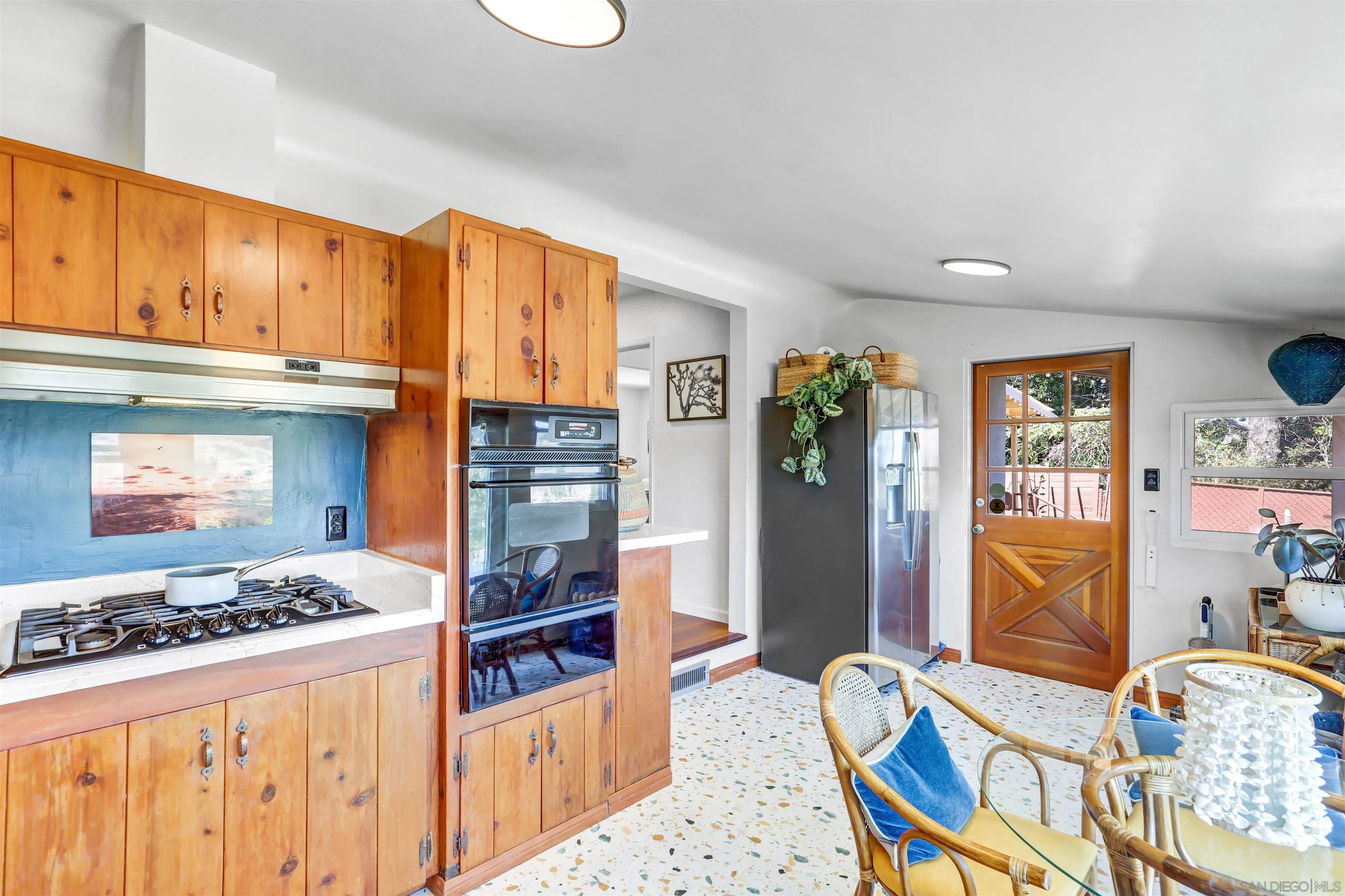 https://cdn.realtyfeed.com/cdn/127/260012737/c3a47c836fdc152574b58ef27c40af70.webp