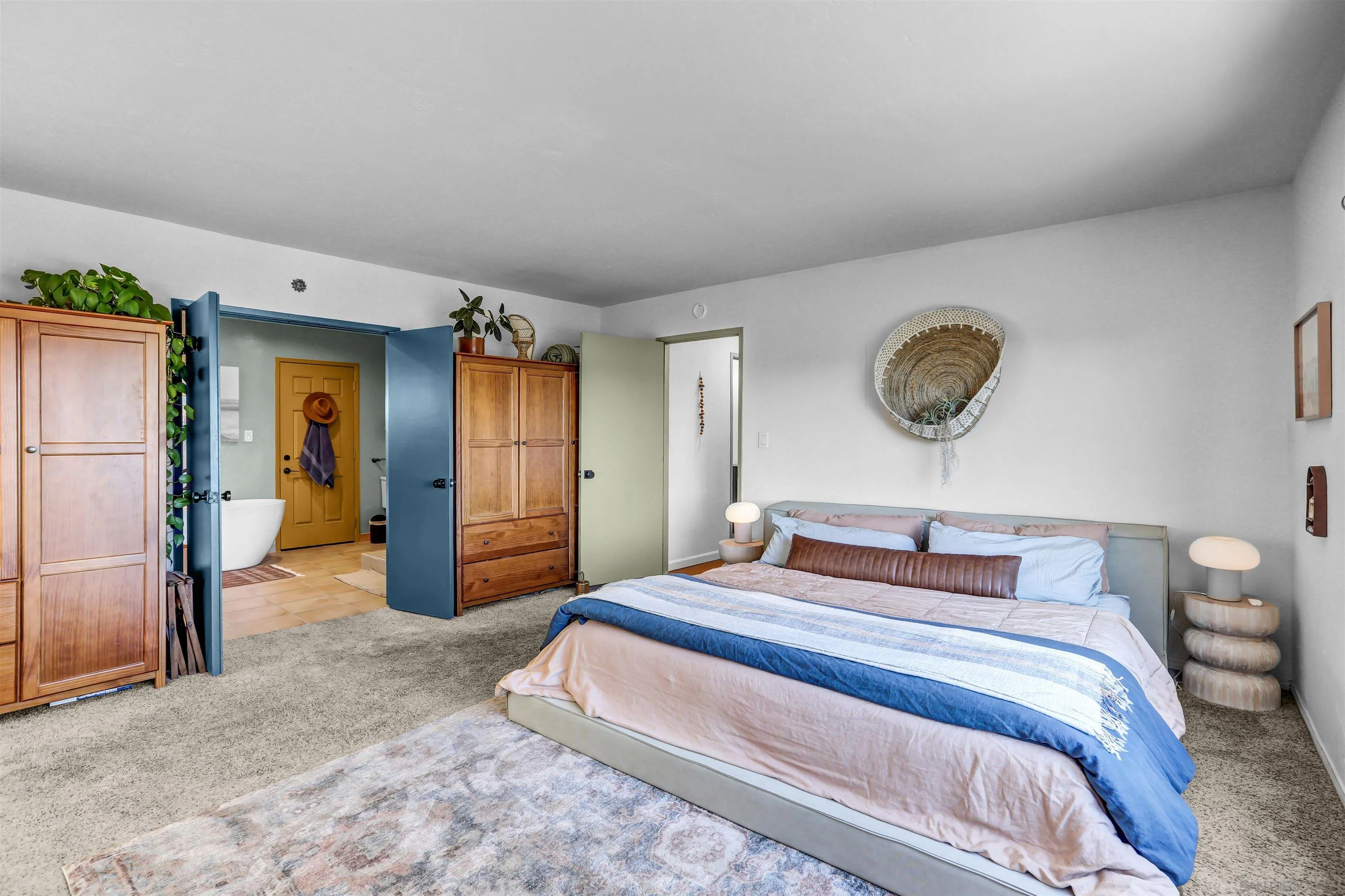 https://cdn.realtyfeed.com/cdn/127/260012737/d0a298bb03529aaed955285d9ff410ef.webp