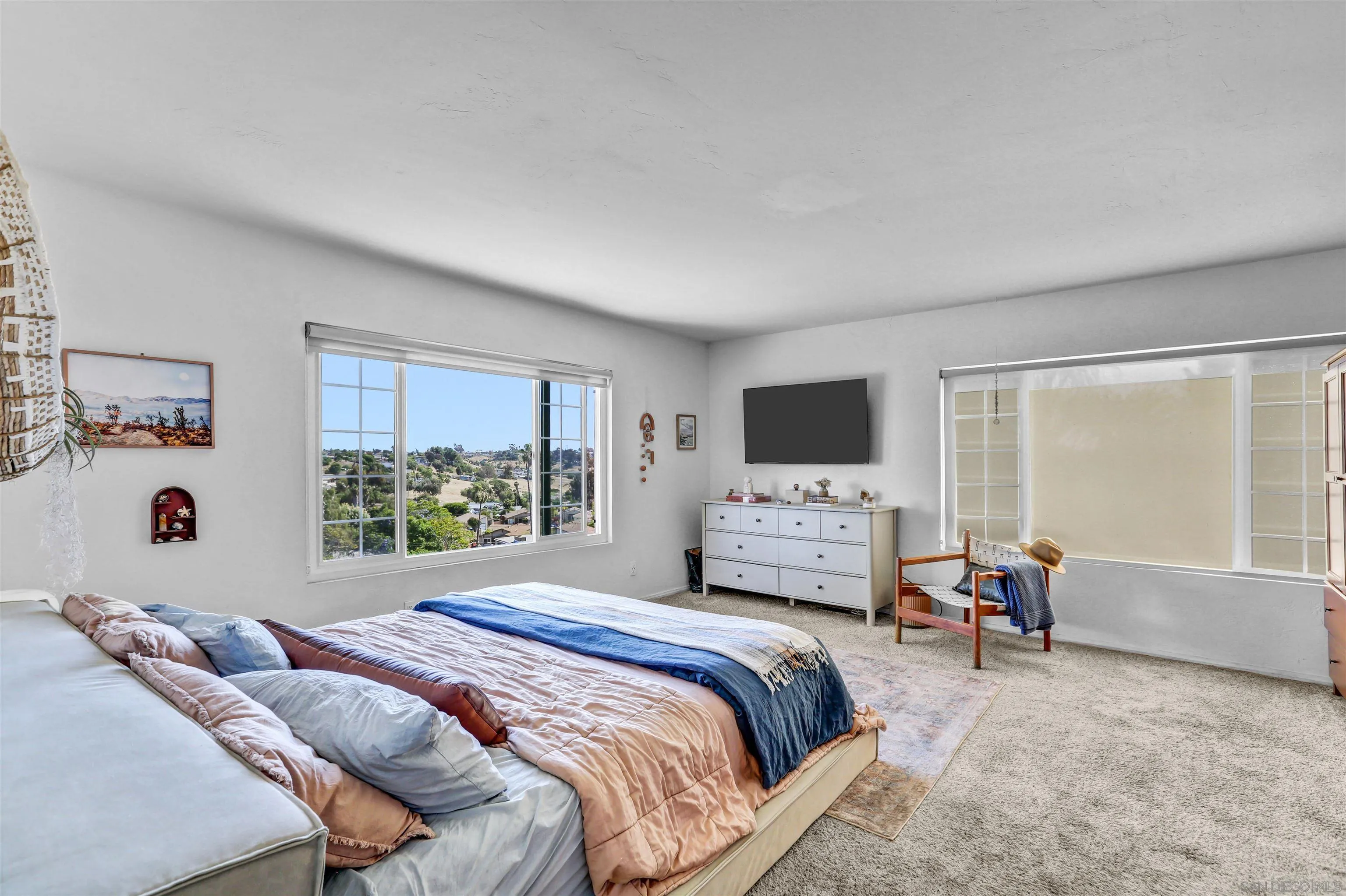 https://cdn.realtyfeed.com/cdn/127/260012737/f81a109b102e5d31a109bf7d9db25417.webp