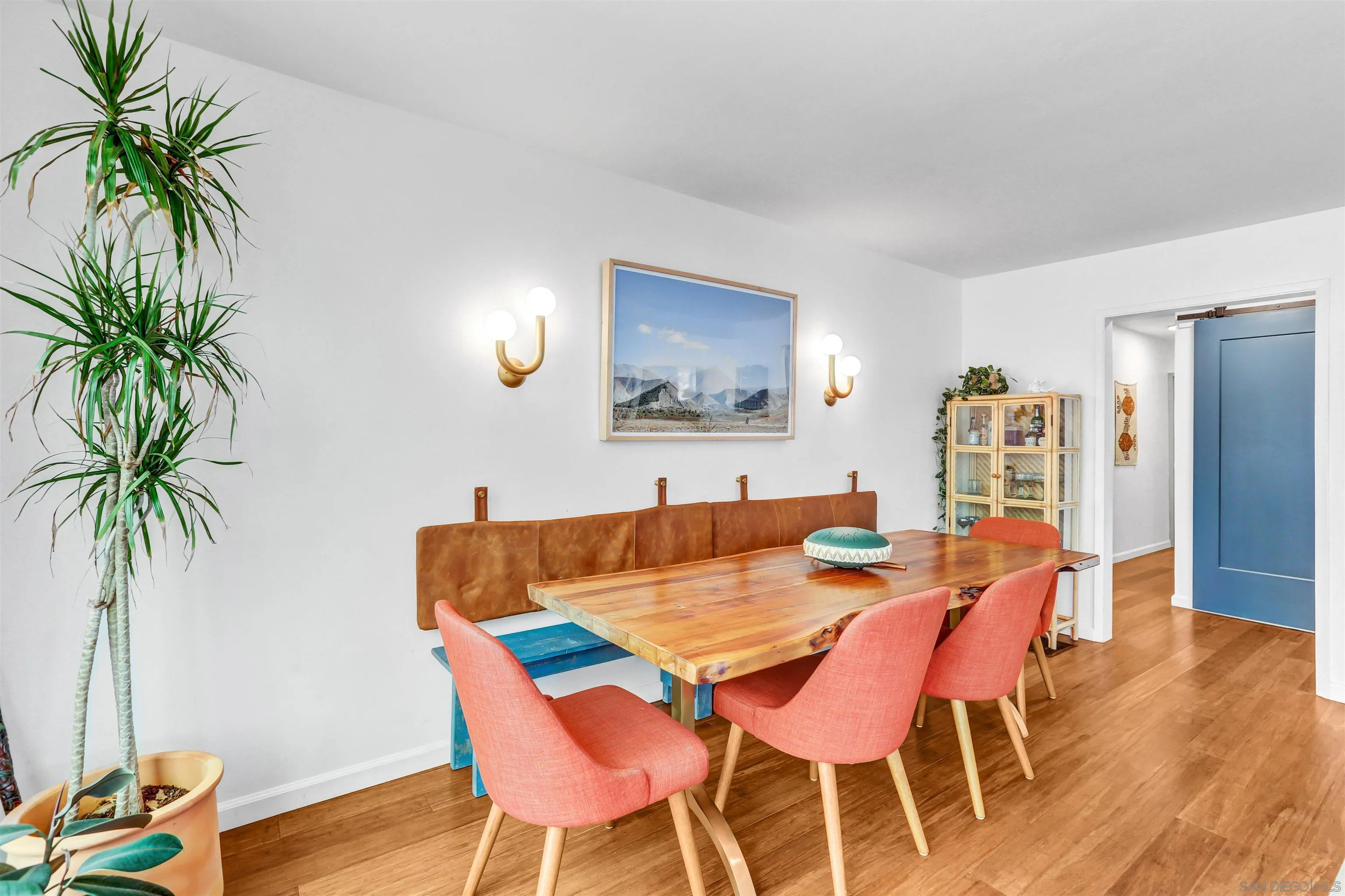 https://cdn.realtyfeed.com/cdn/127/260012737/fe52a72f1c9aaa41b16fe46b4d34cebd.webp