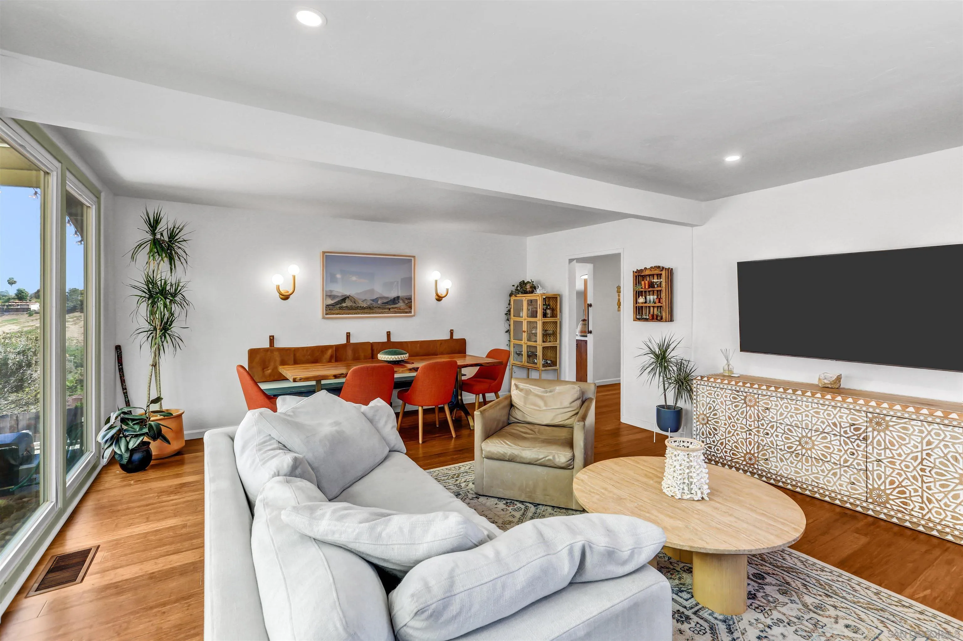 https://cdn.realtyfeed.com/cdn/127/260012737/ffe61b2da66f9063ee663b8e6ac44b85.webp