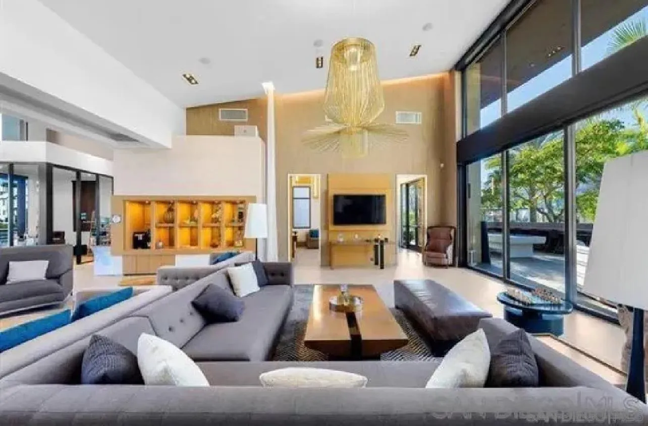 https://cdn.realtyfeed.com/cdn/127/260012742/c7e6ba3fc35d2868e088fb5b8a612548.webp