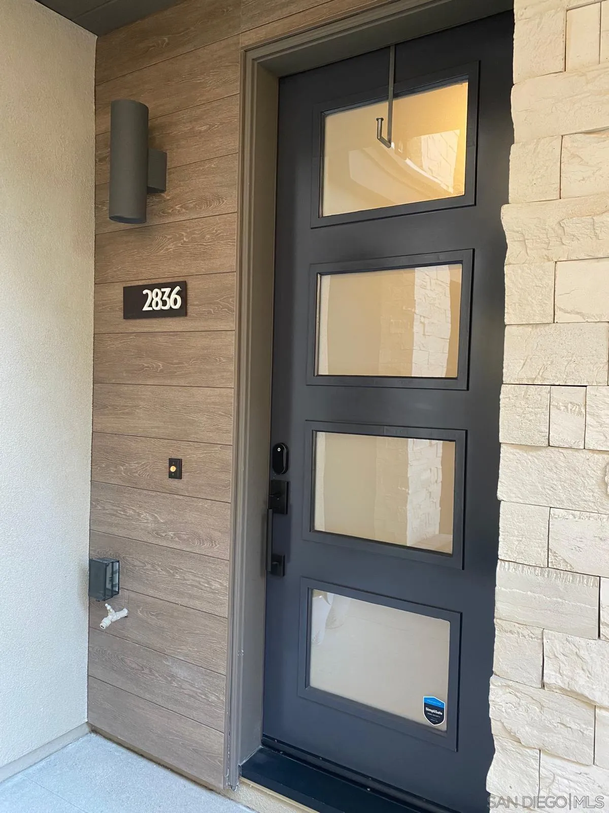 Photo #2: 260012742 Listing: Photo #2