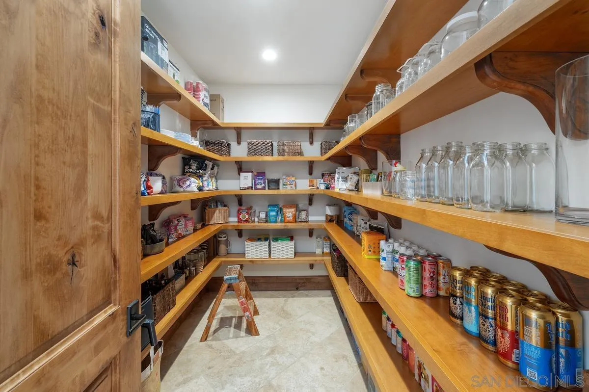 https://cdn.realtyfeed.com/cdn/127/260012744/610064f16a73abc34ccf948583cfe9ee.webp