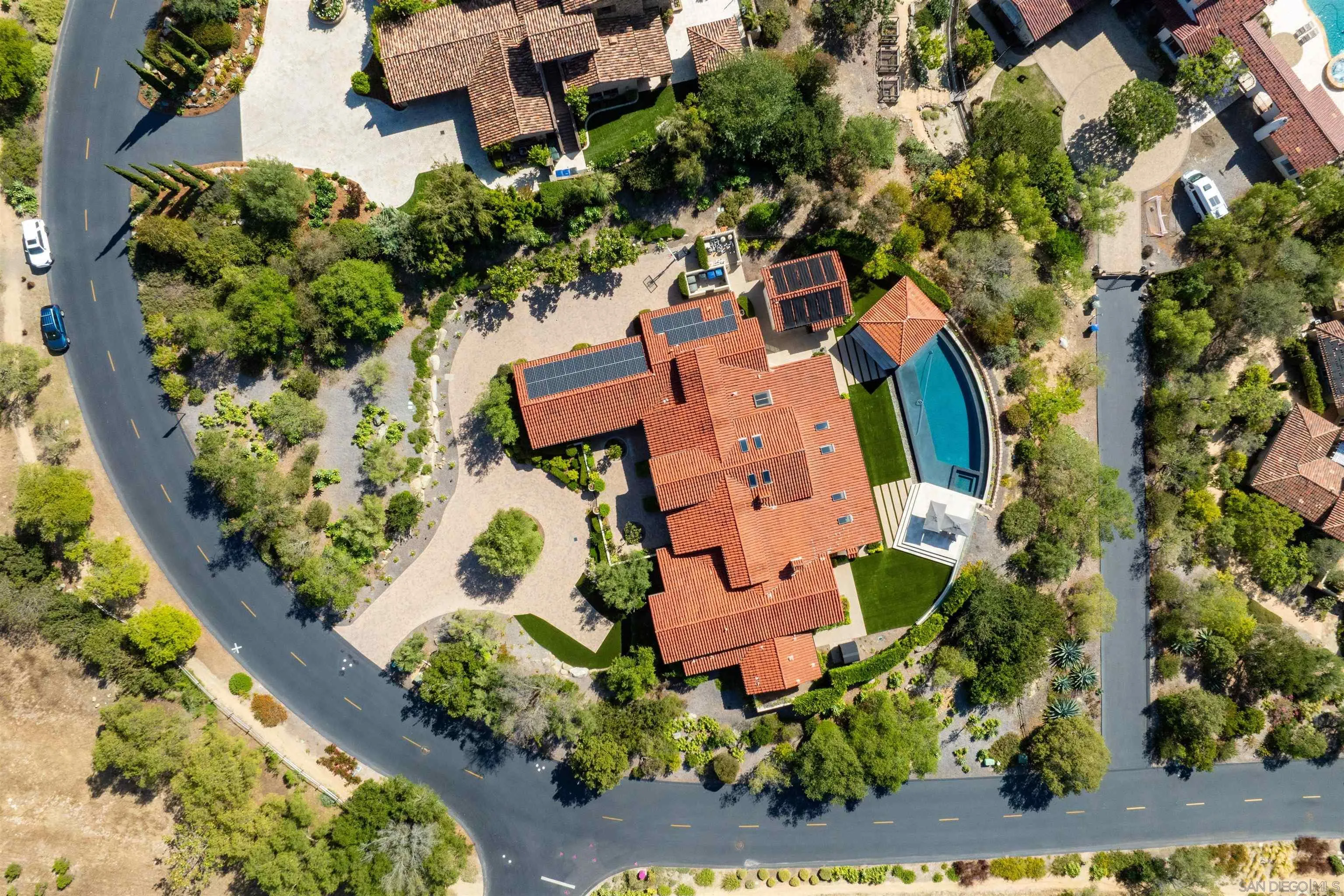https://cdn.realtyfeed.com/cdn/127/260012744/7c99c4e21fbdf3ca5bd6498670346b01.webp