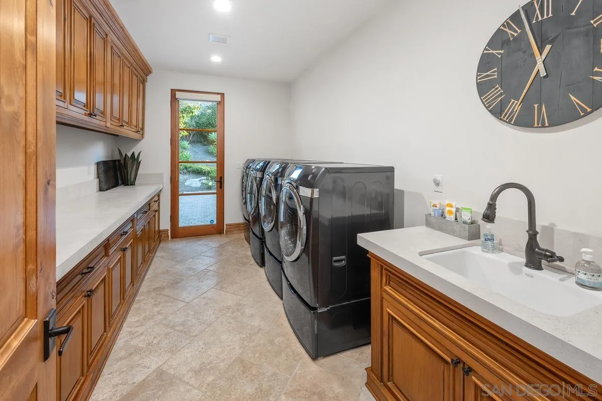 https://cdn.realtyfeed.com/cdn/127/260012744/a606a5c63679ca197b30a61db6c196d7.webp