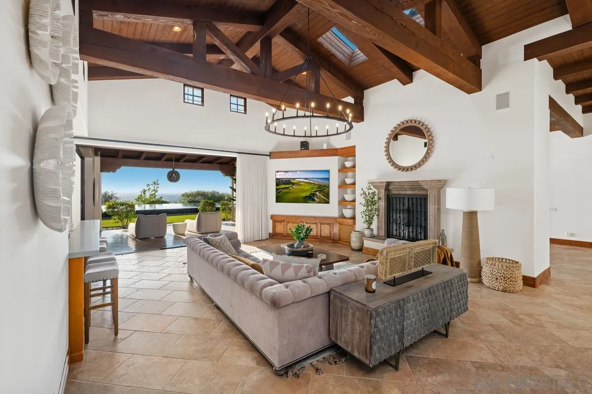 https://cdn.realtyfeed.com/cdn/127/260012744/e215f45ff768506b173b4786effbc766.webp