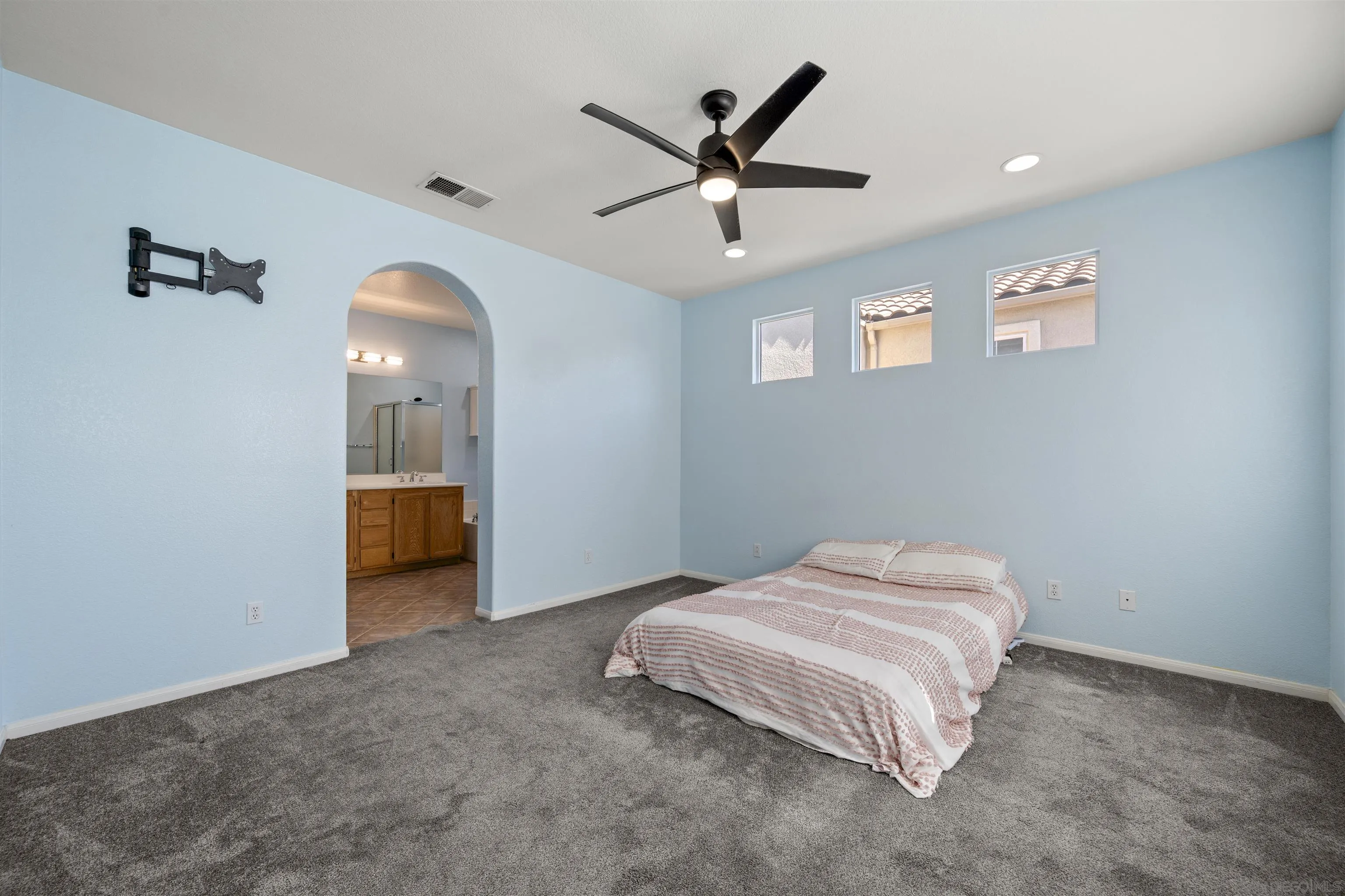 https://cdn.realtyfeed.com/cdn/127/260012746/1f958d8481afb6283b8dca5fba1fb4ab.webp