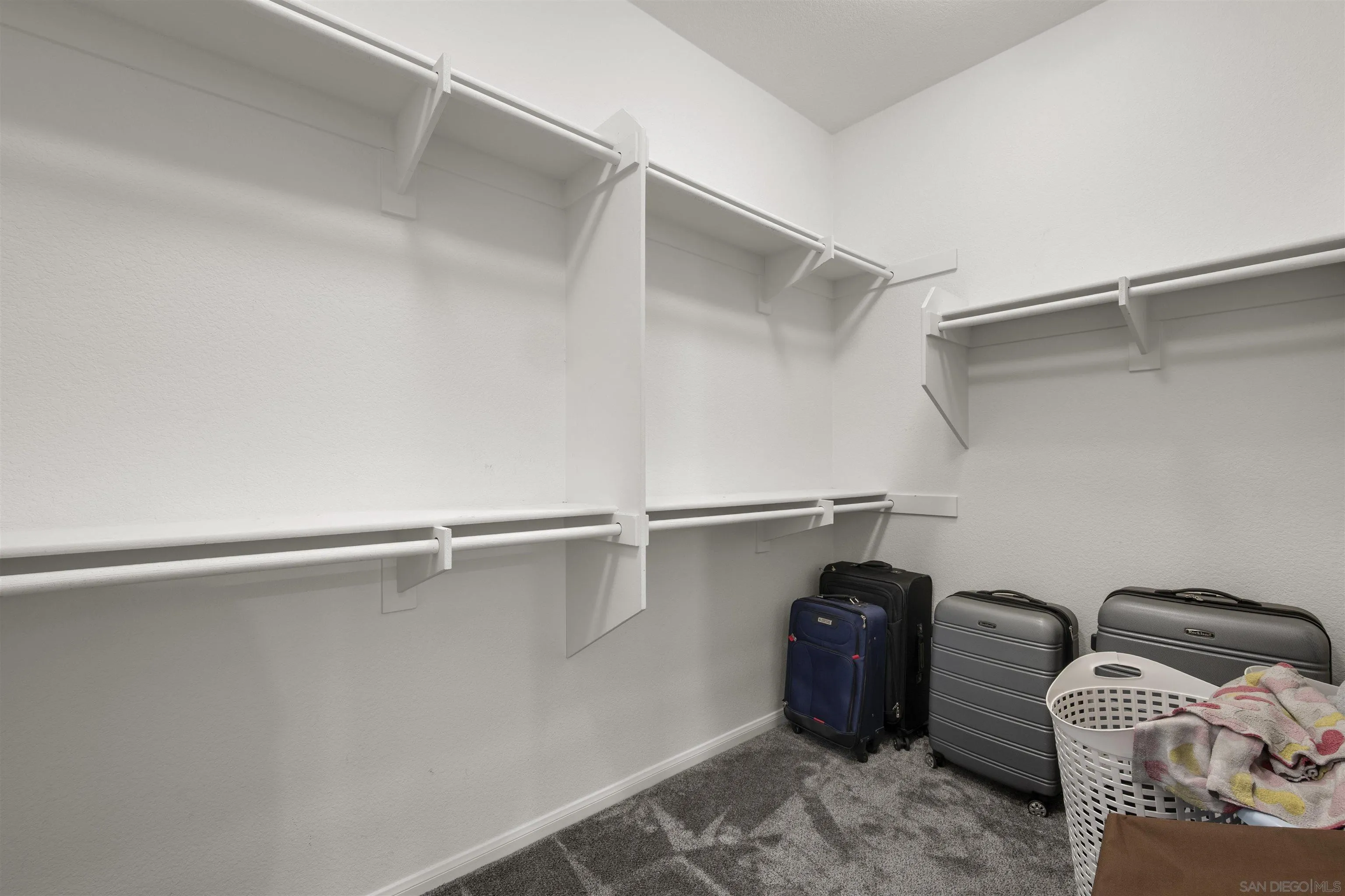 https://cdn.realtyfeed.com/cdn/127/260012746/6d05f7413868f1c8e9e088a14695d36e.webp