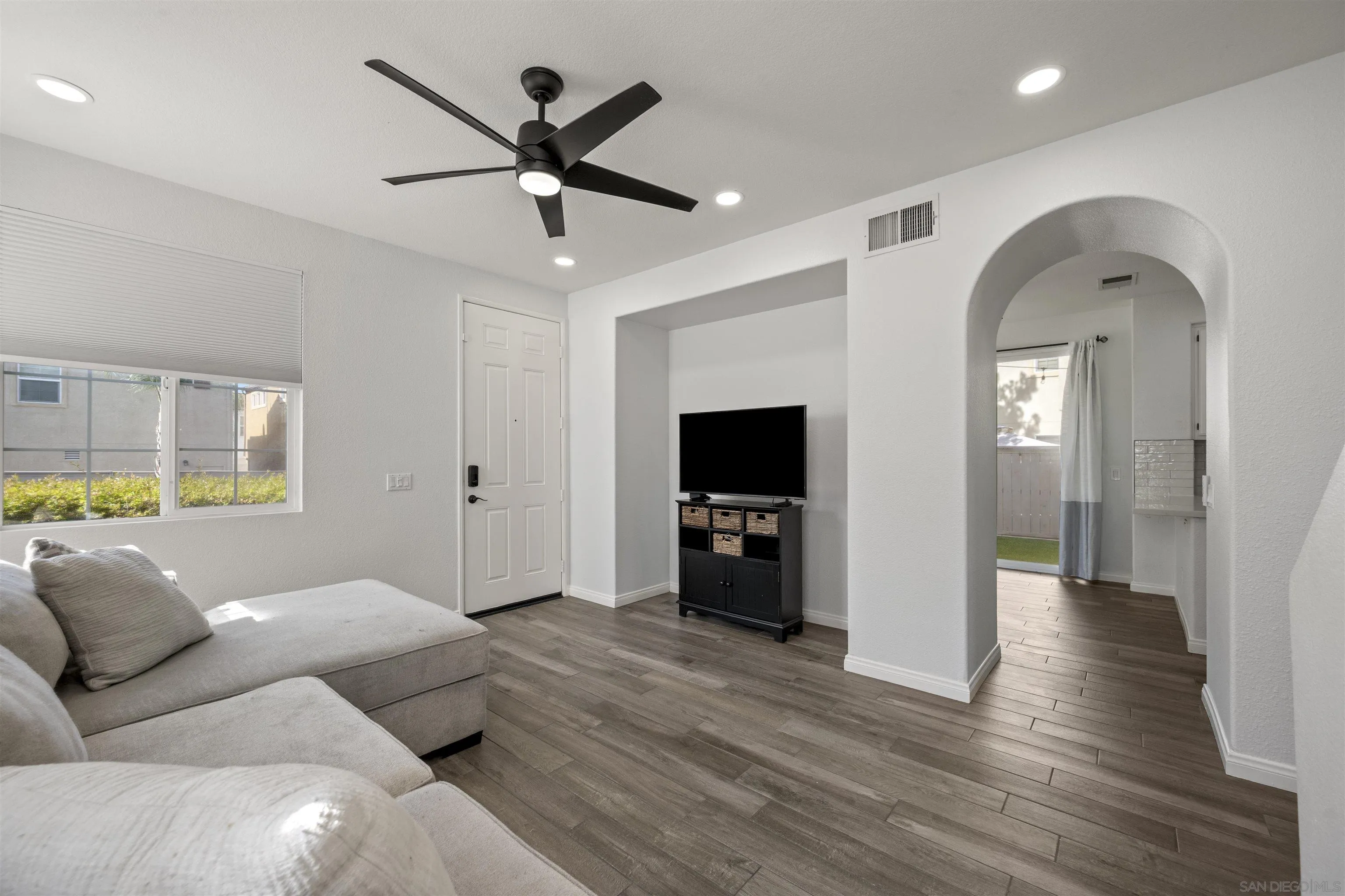 https://cdn.realtyfeed.com/cdn/127/260012746/9464b764e47a6b7eb7a80ba2f0c20c37.webp