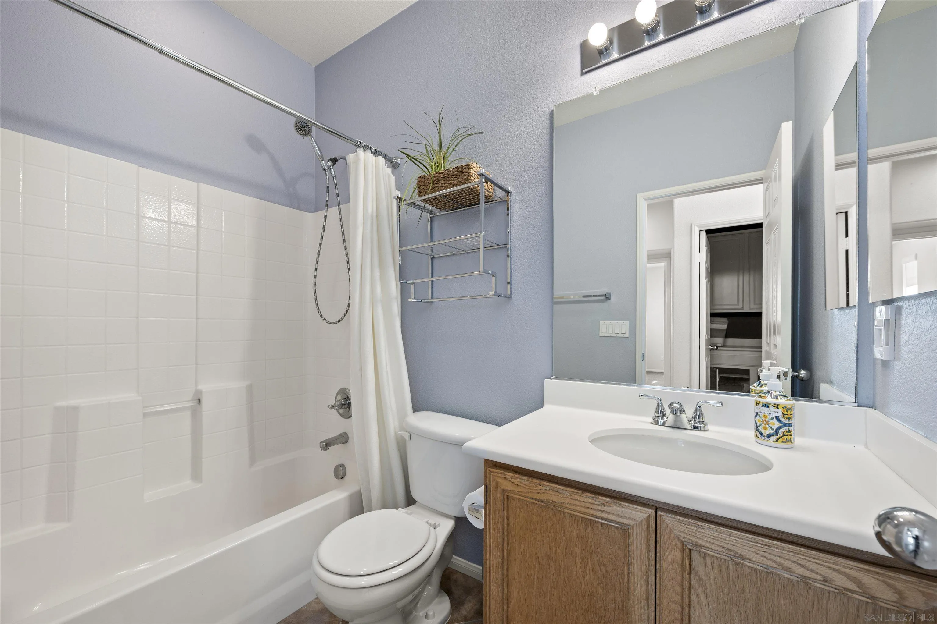 https://cdn.realtyfeed.com/cdn/127/260012746/b863cbca64c5741f2a61239db1507c24.webp