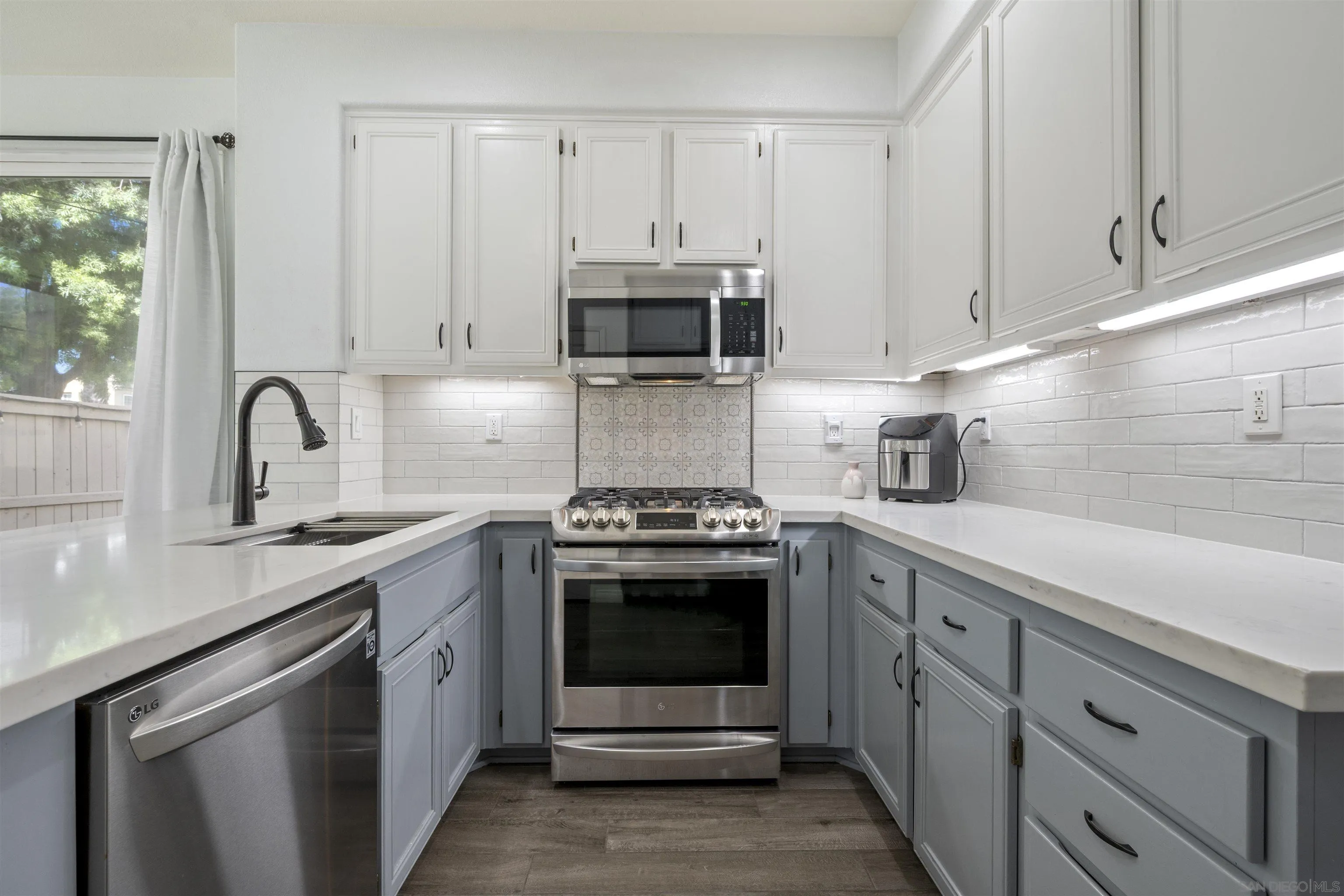 https://cdn.realtyfeed.com/cdn/127/260012746/d4b58bffc09fb3eb9a7e2671bfe562c1.webp