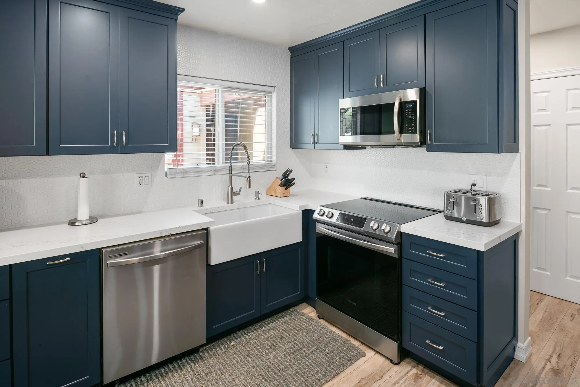 https://cdn.realtyfeed.com/cdn/127/260012748/6b21cff7320fe6af334adb143e334127.webp