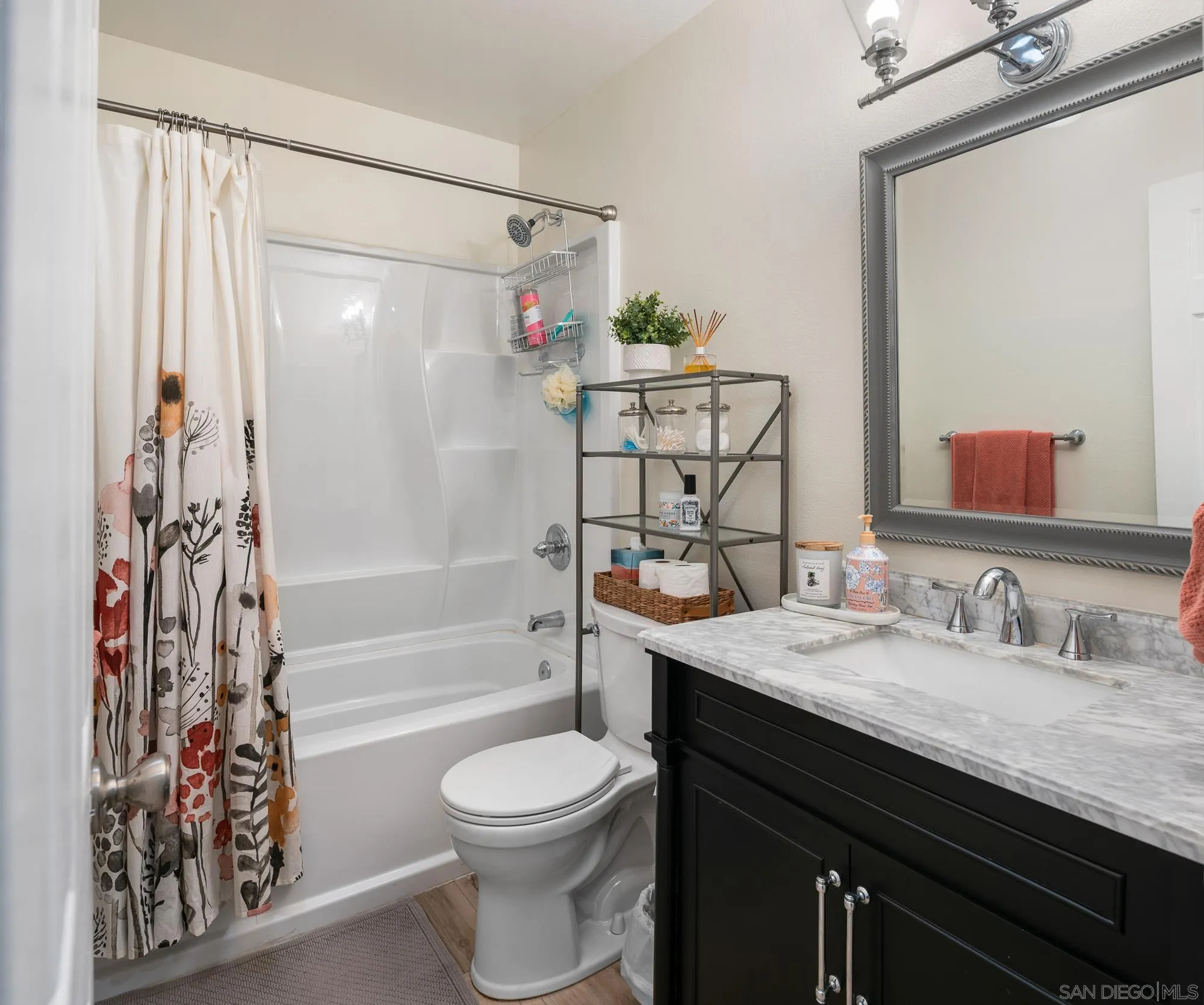 https://cdn.realtyfeed.com/cdn/127/260012748/efff994e74becbb656e55e96f83a97ec.webp