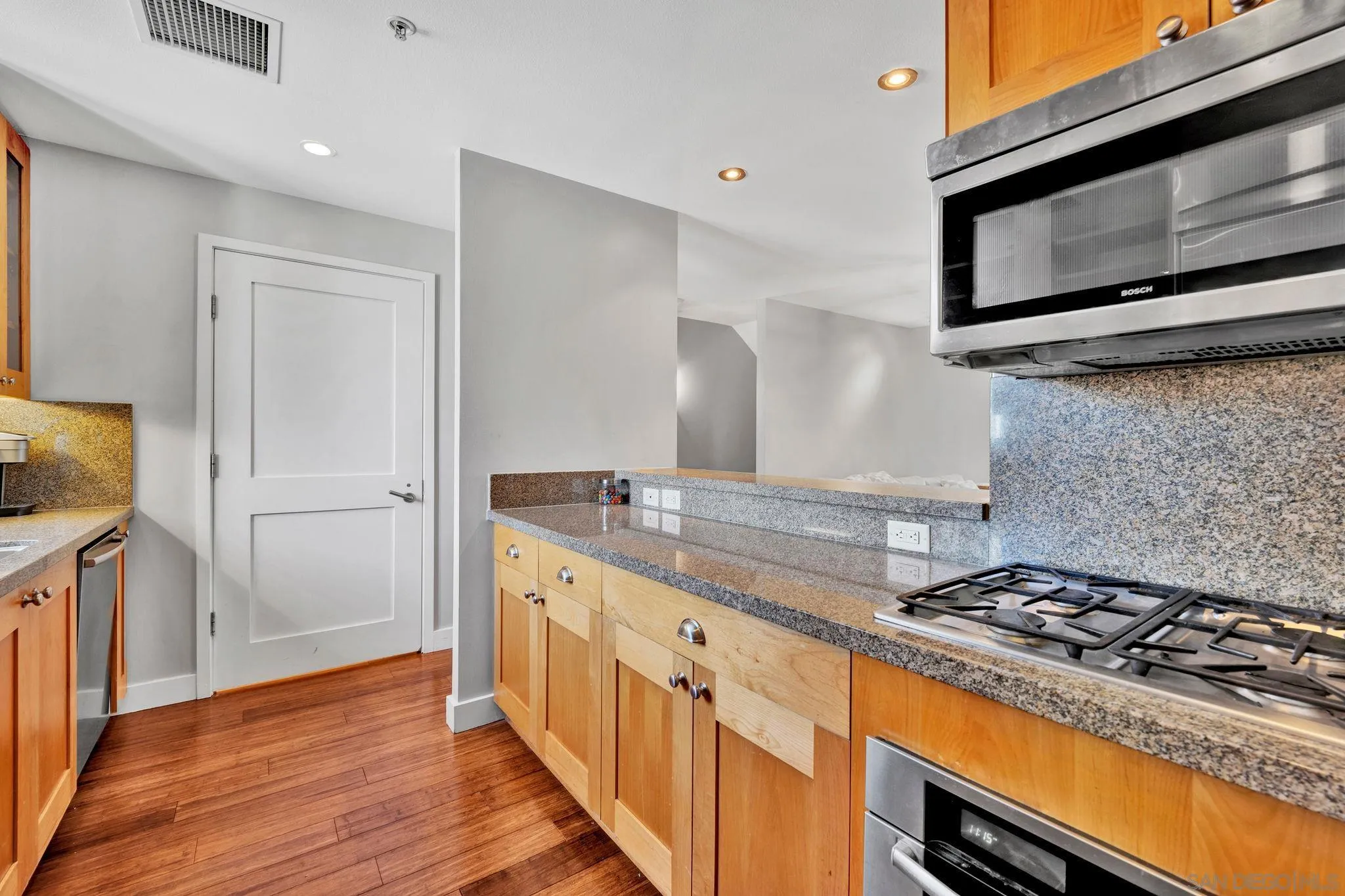 Photo #9: 260012753 Listing: Photo #9